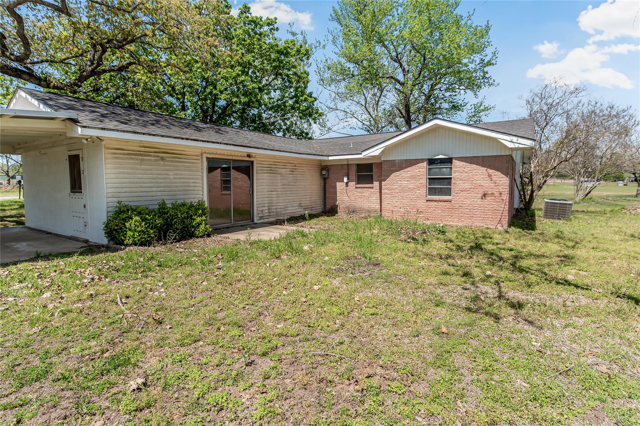 533 S Texas St, Milano, TX 76556