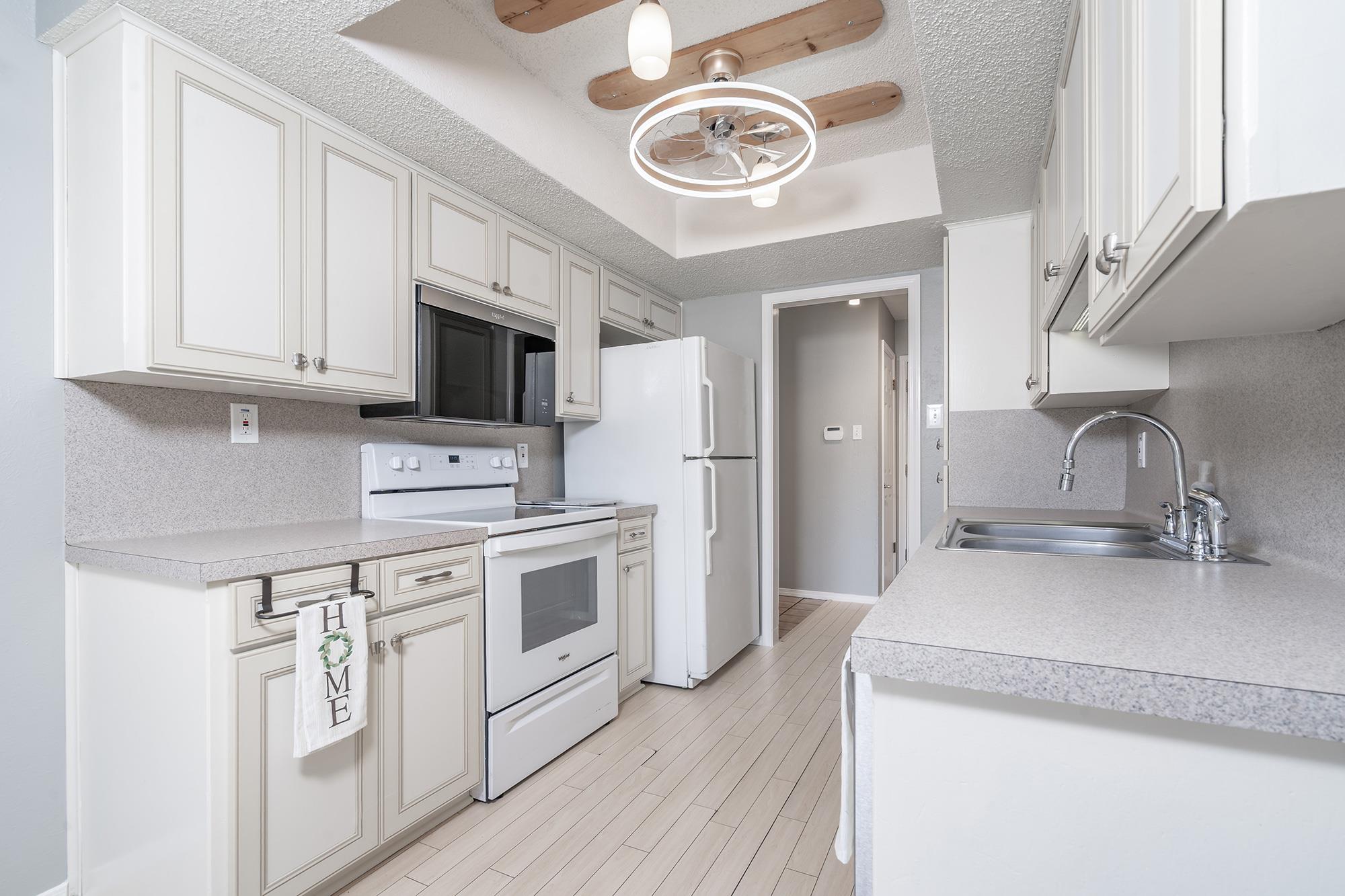 8207 Mescalero Dr, Austin, TX 78736