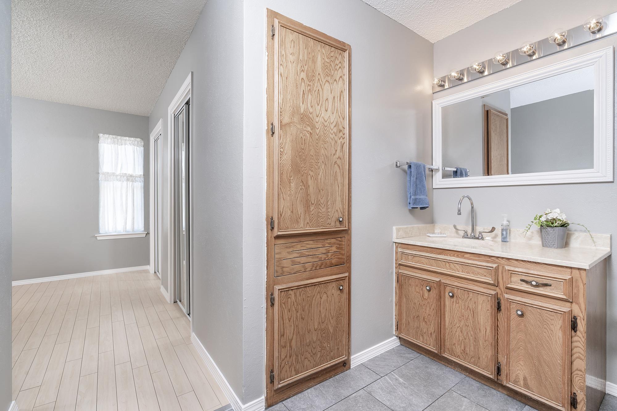 8207 Mescalero Dr, Austin, TX 78736