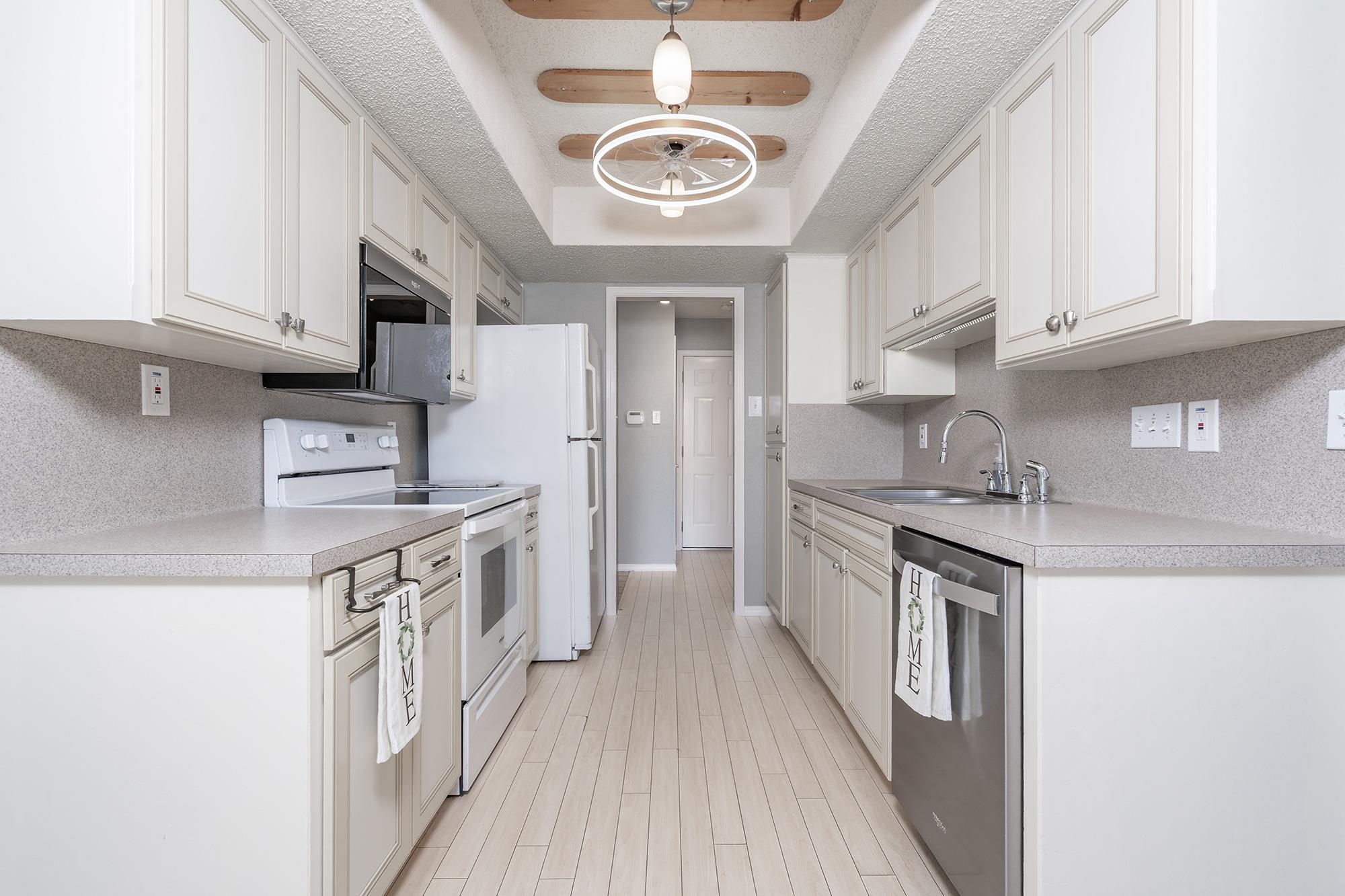 8207 Mescalero Dr, Austin, TX 78736