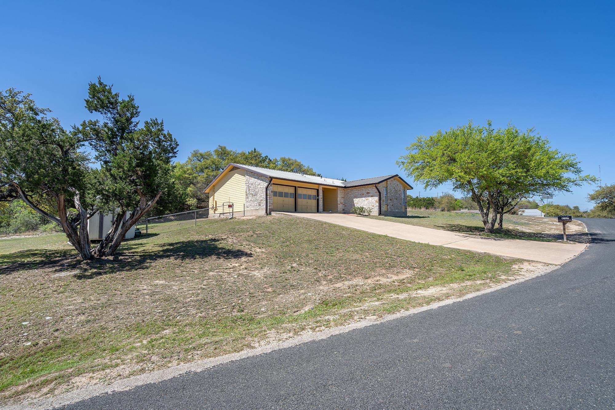 8207 Mescalero Dr, Austin, TX 78736