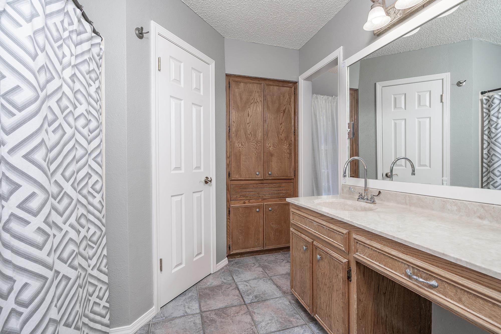 8207 Mescalero Dr, Austin, TX 78736