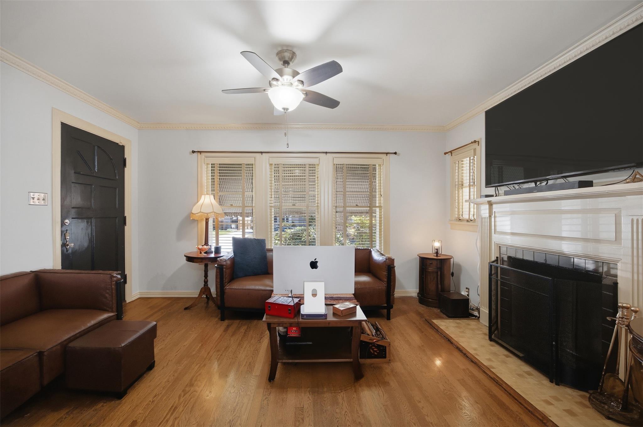 1030 E 44th St, Austin, TX 78751