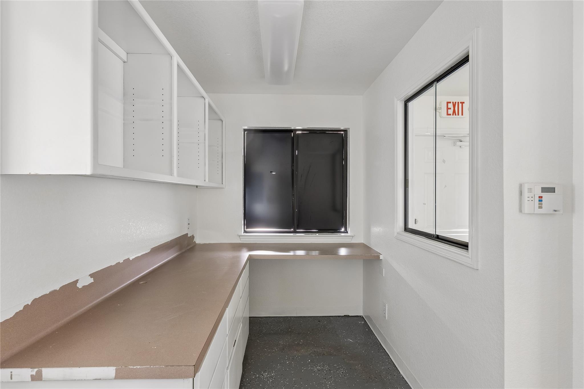 1024 S Guadalupe St, Lockhart, TX 78644