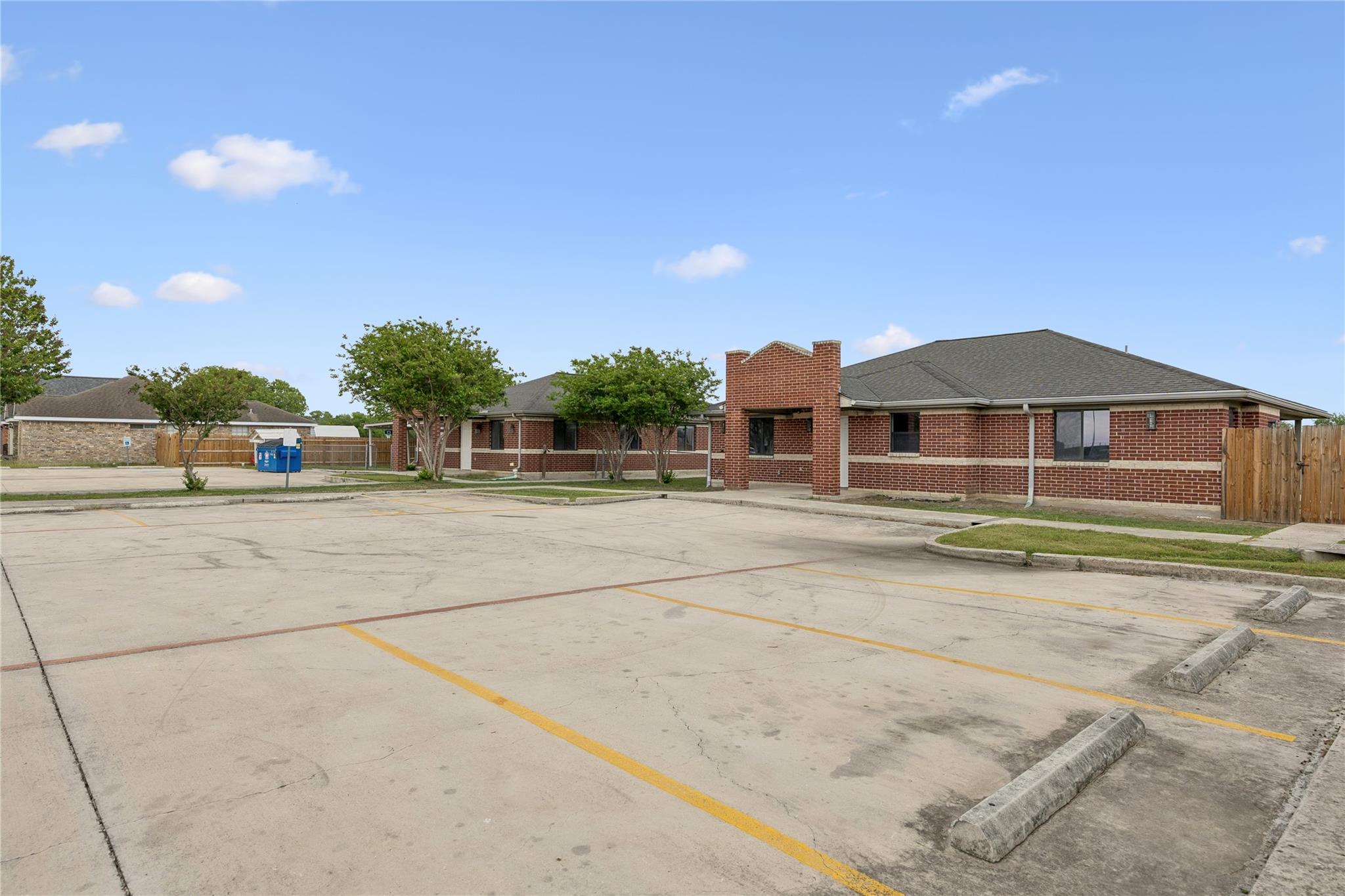 1024 S Guadalupe St, Lockhart, TX 78644