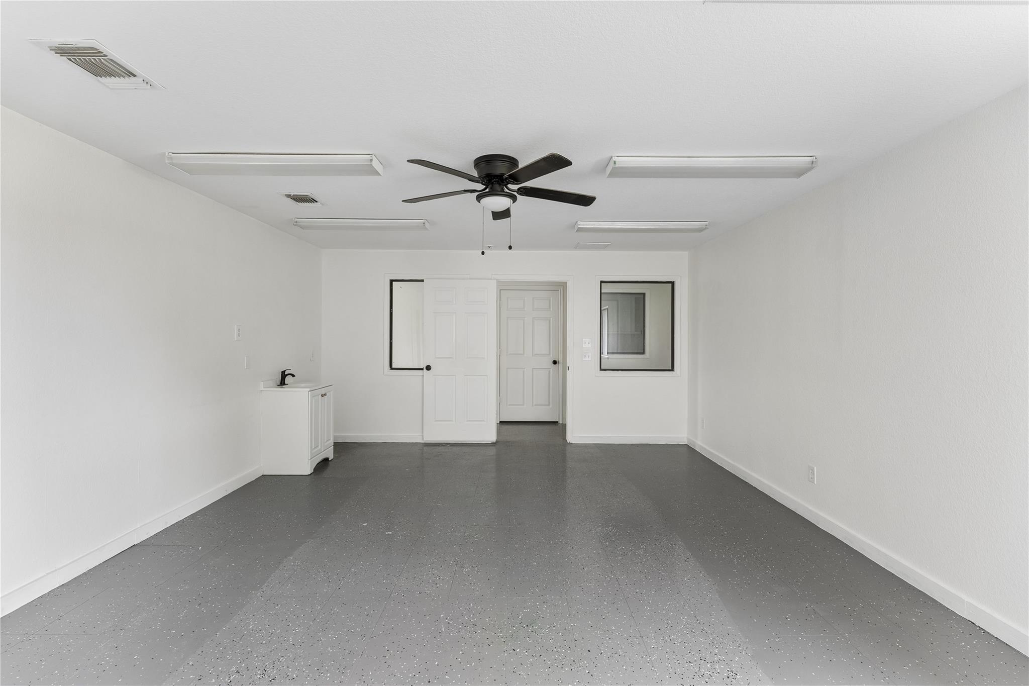 1024 S Guadalupe St, Lockhart, TX 78644