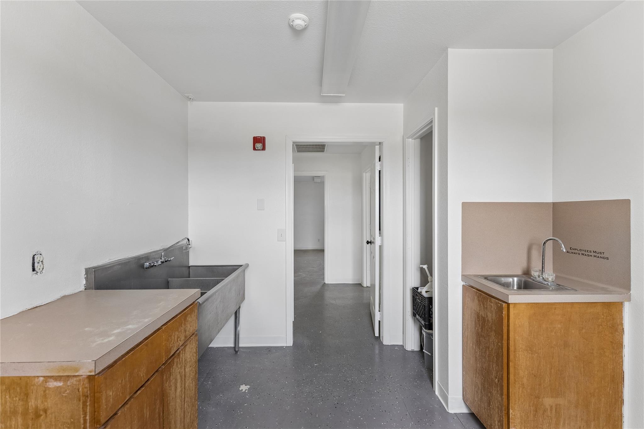 1024 S Guadalupe St, Lockhart, TX 78644