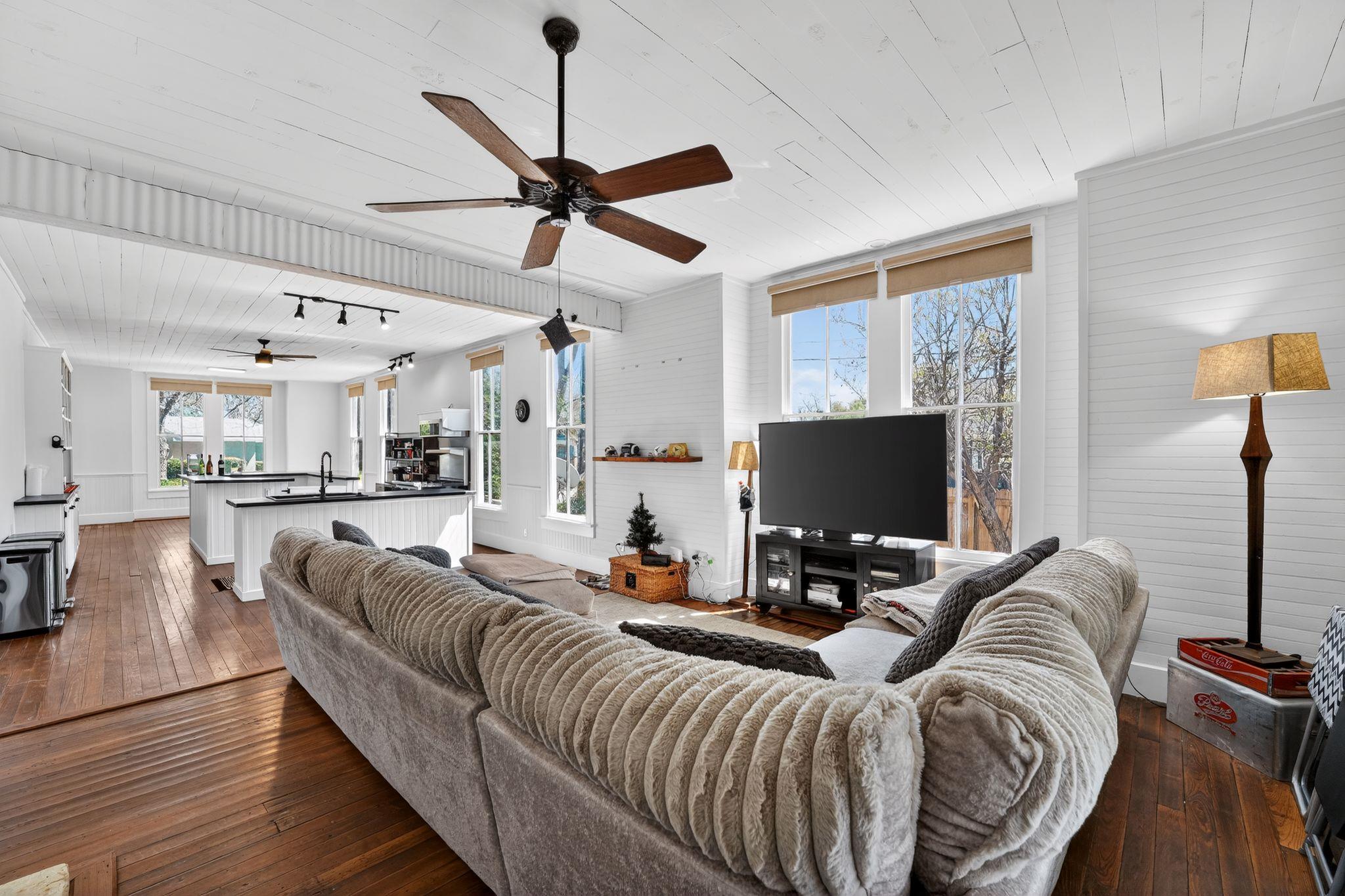 1402 Pecan St, Bastrop, TX 78602