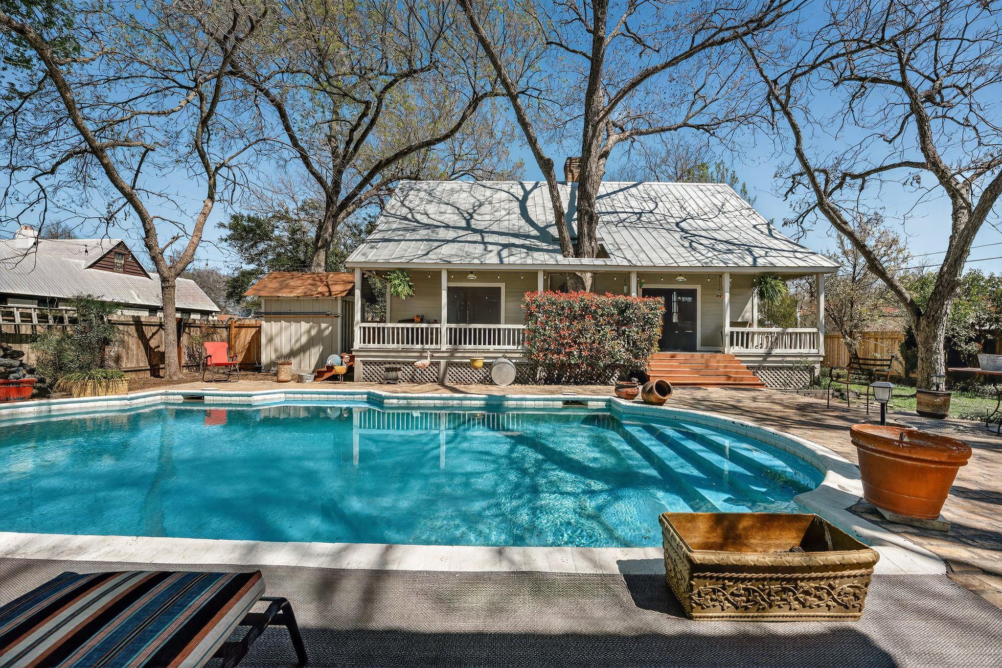 1402 Pecan St, Bastrop, TX 78602