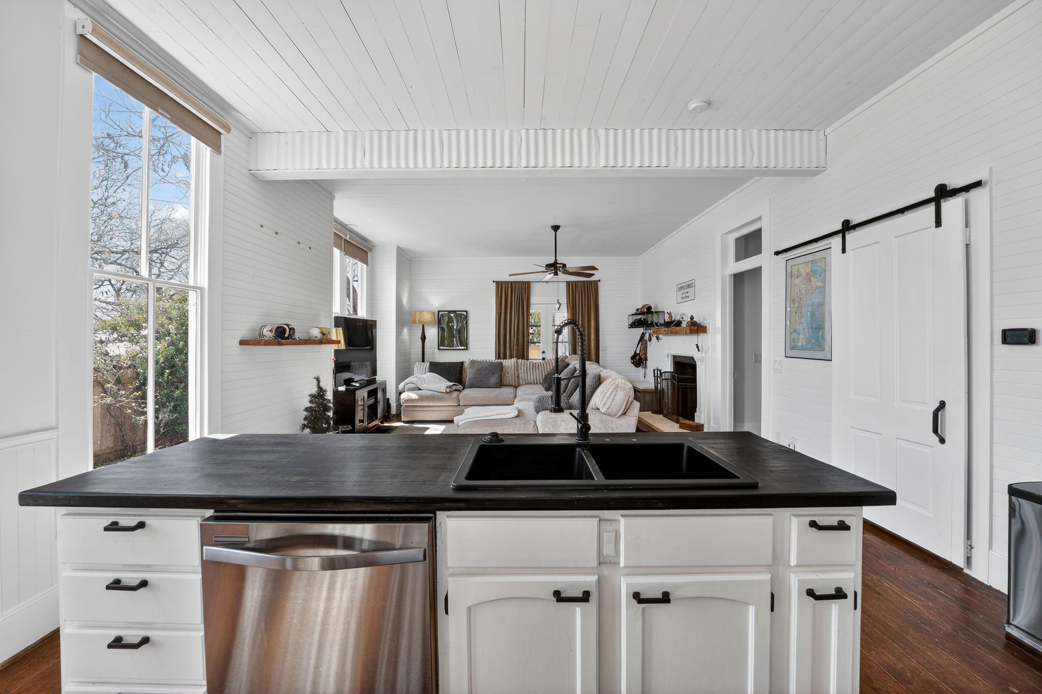 1402 Pecan St, Bastrop, TX 78602