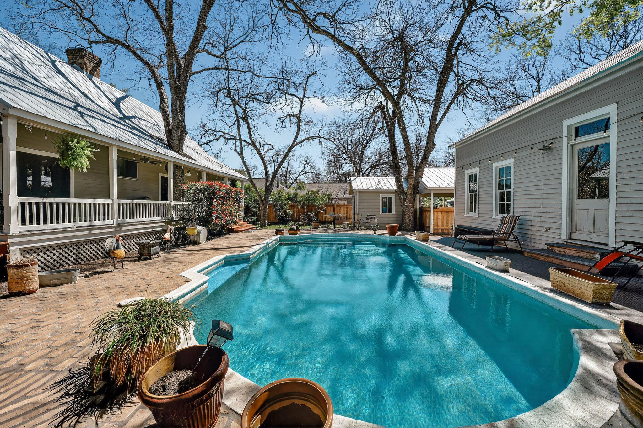 1402 Pecan St, Bastrop, TX 78602