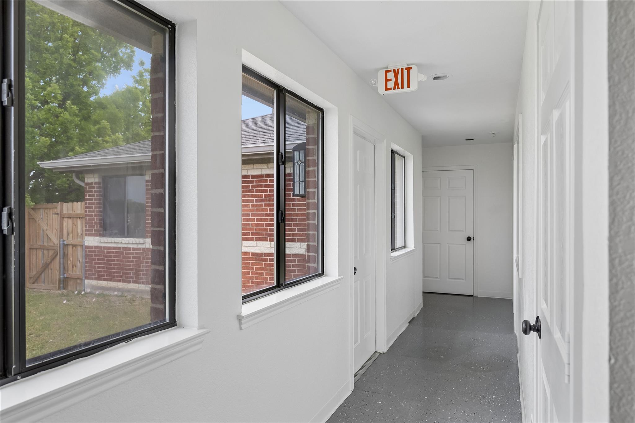 1030 S Guadalupe St, Lockhart, TX 78644