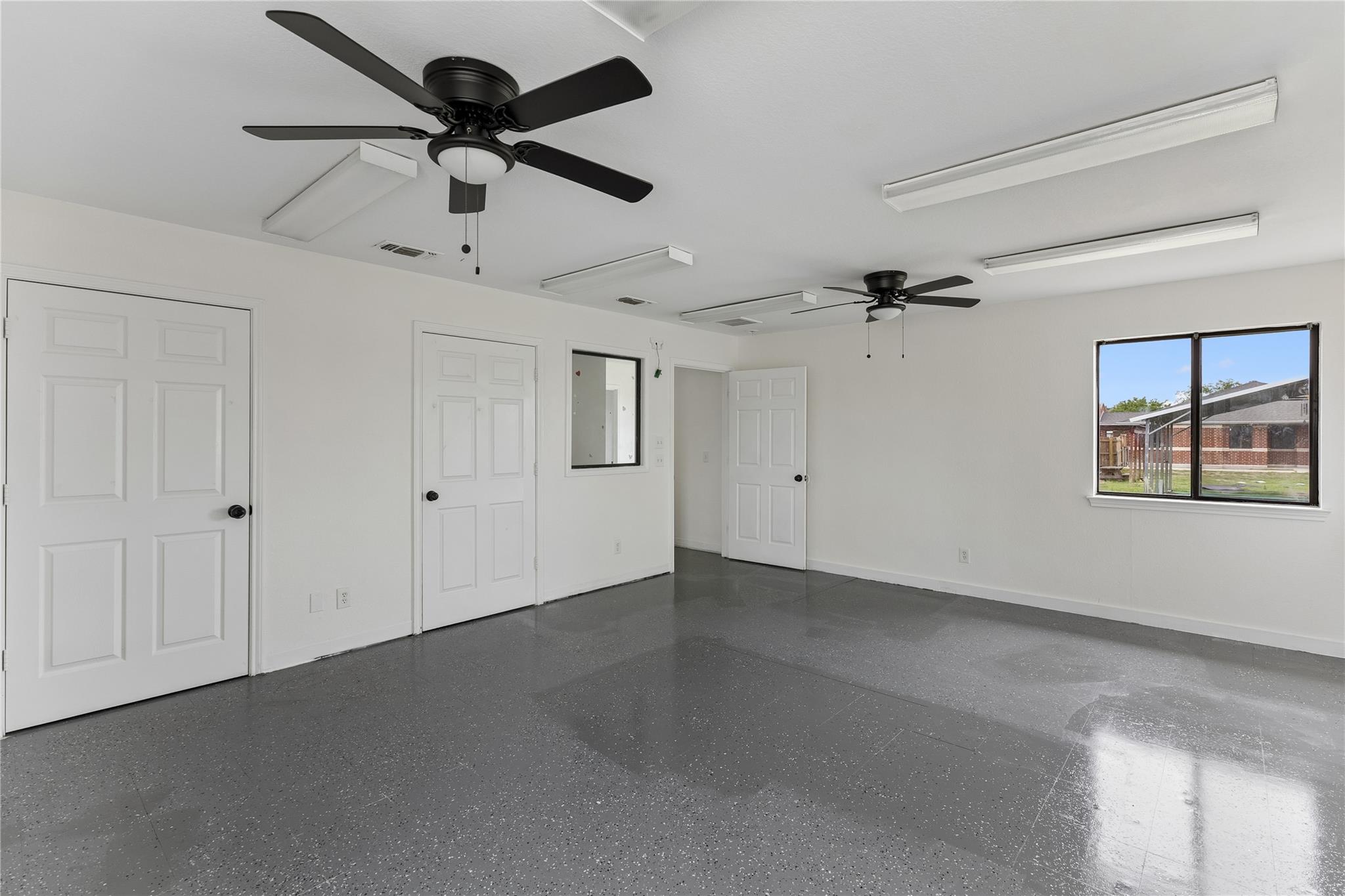 1030 S Guadalupe St, Lockhart, TX 78644