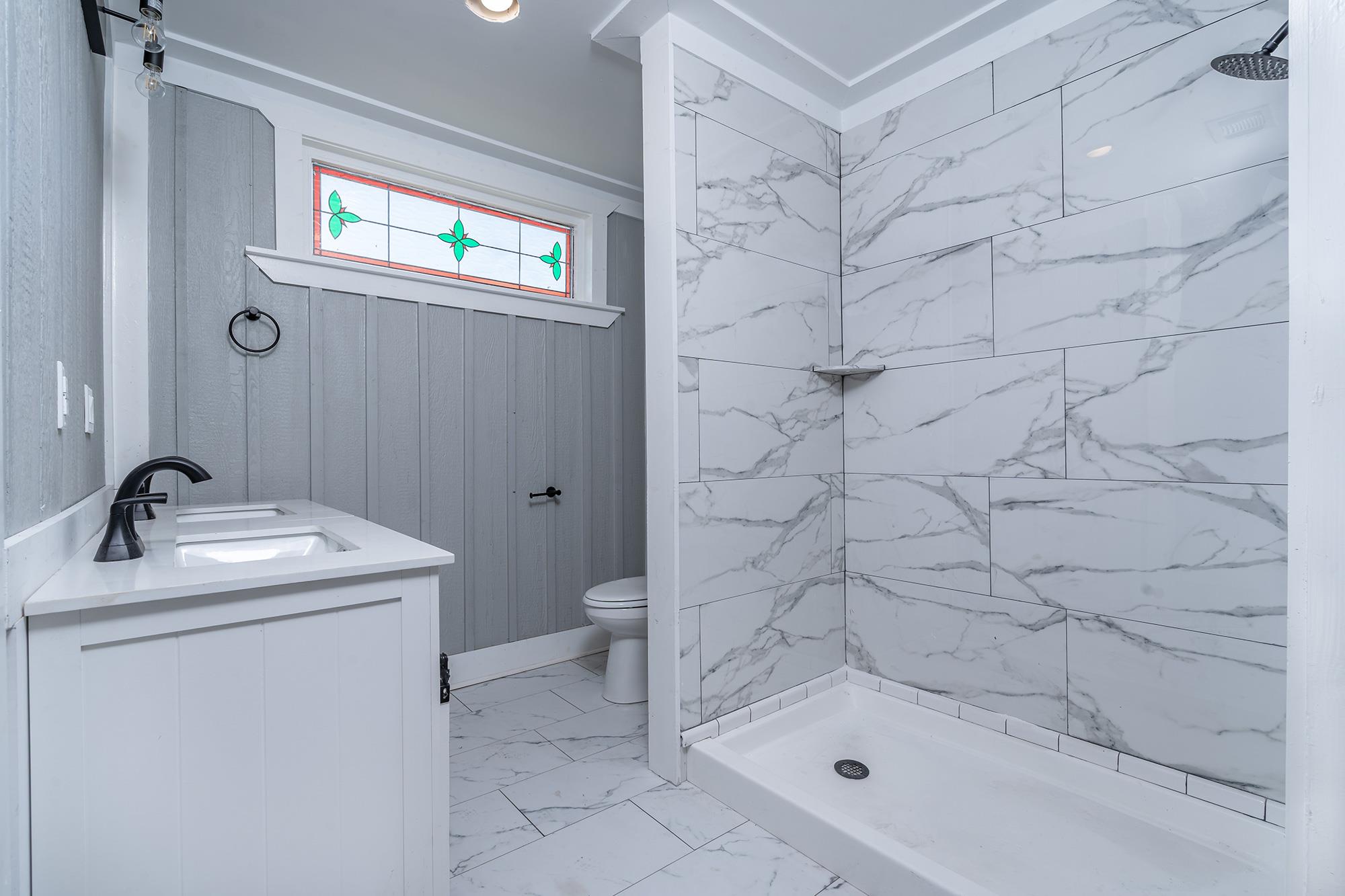 302 N Austin St, Coupland, TX 78615