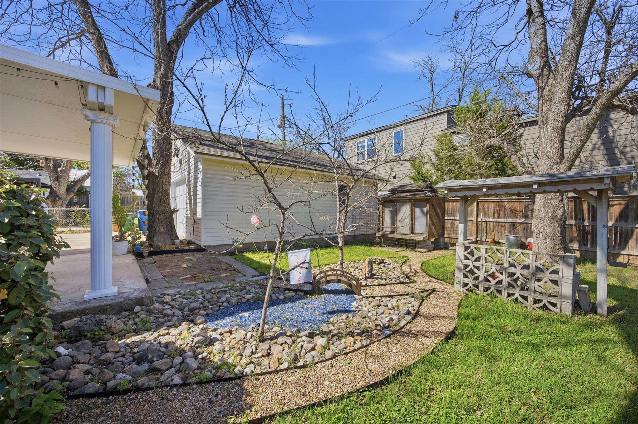 1030 E 44th St, Austin, TX 78751