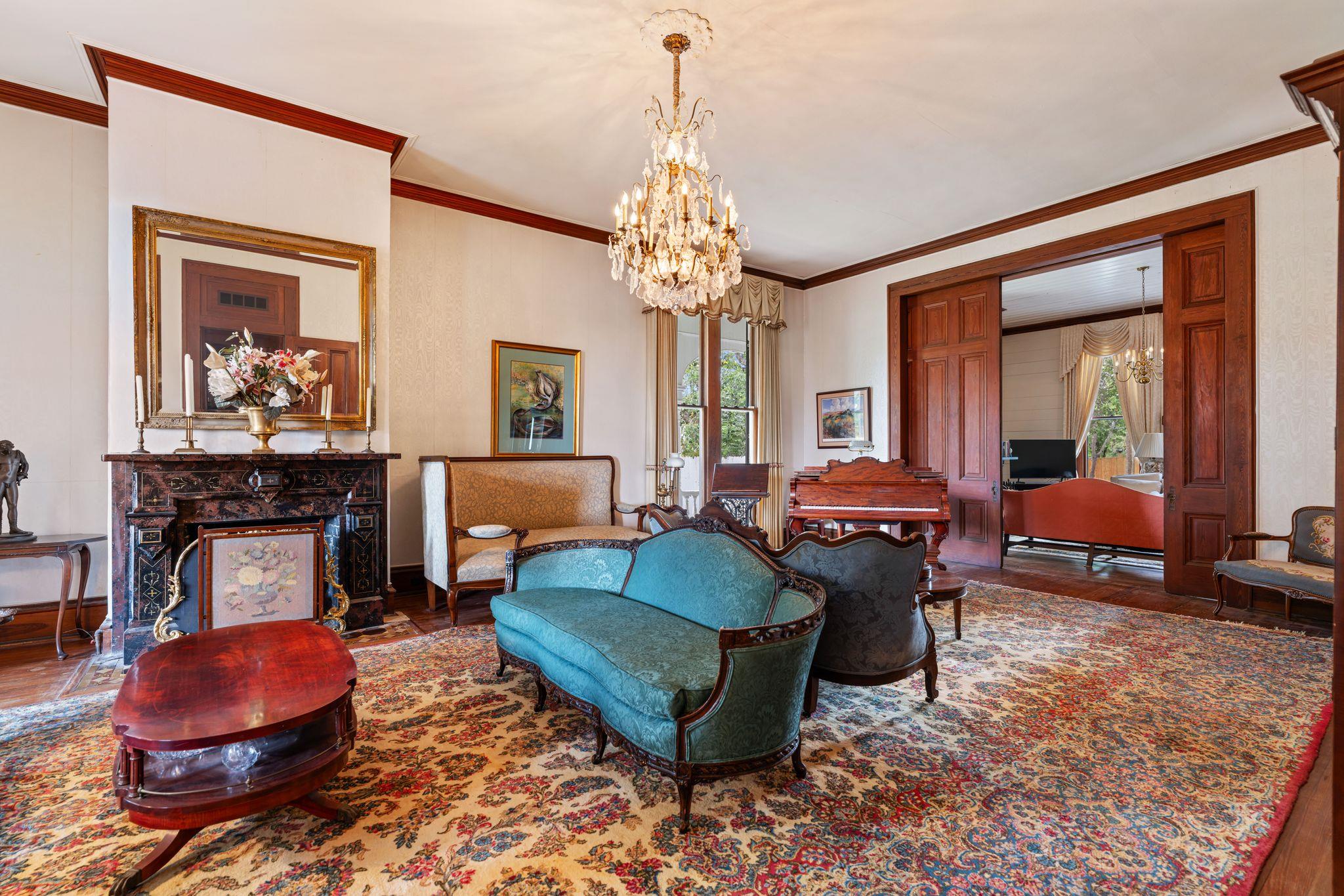 351 E Colorado St, La Grange, TX 78945