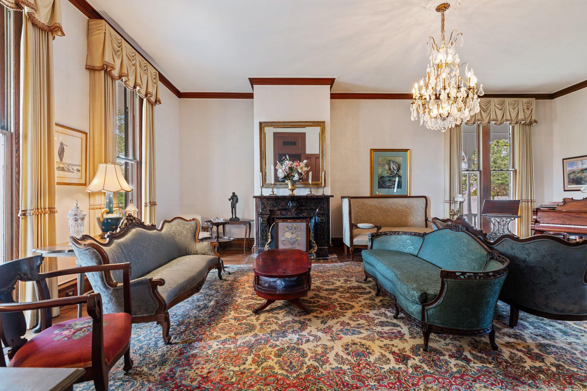 351 E Colorado St, La Grange, TX 78945