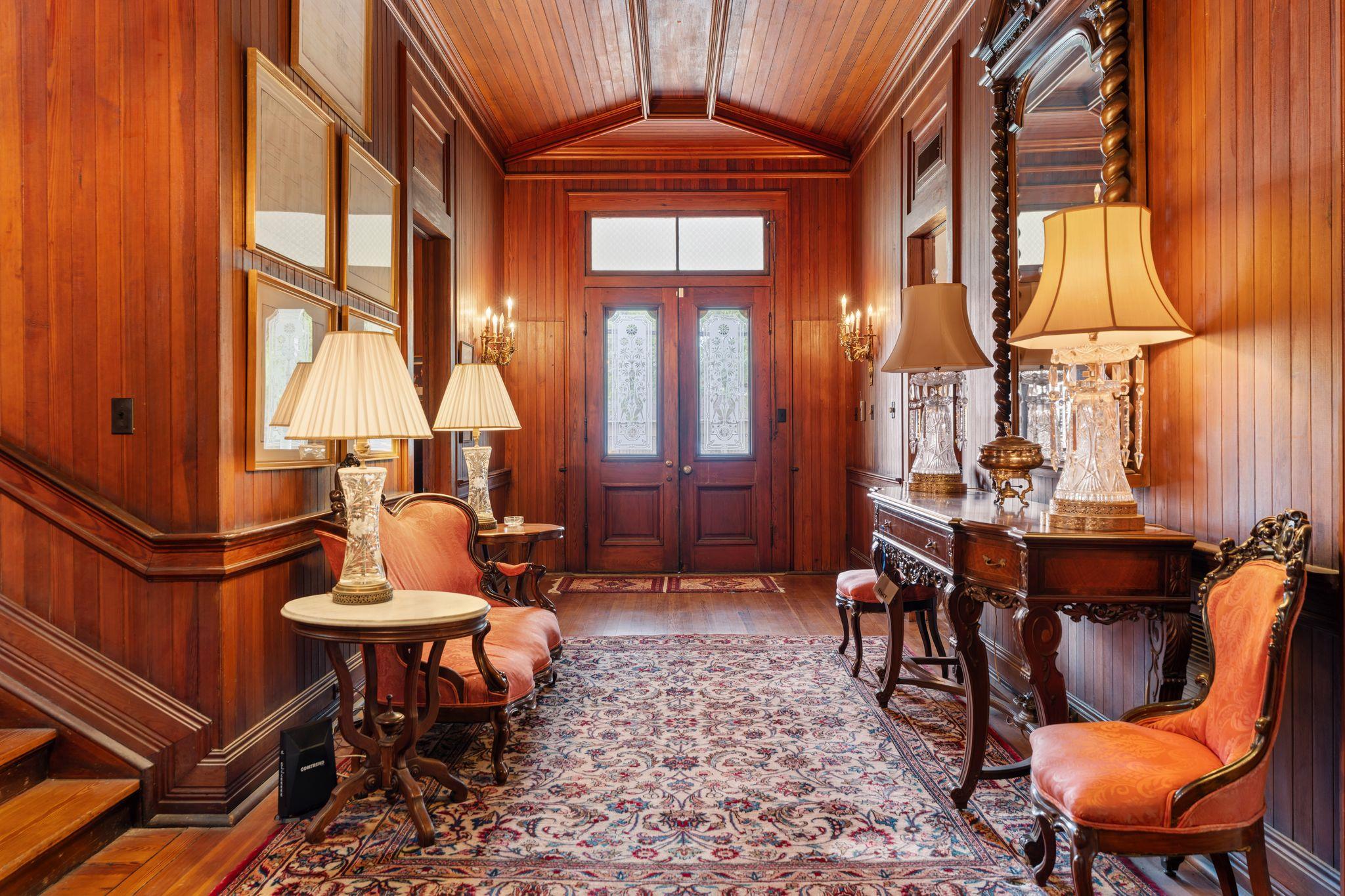 351 E Colorado St, La Grange, TX 78945