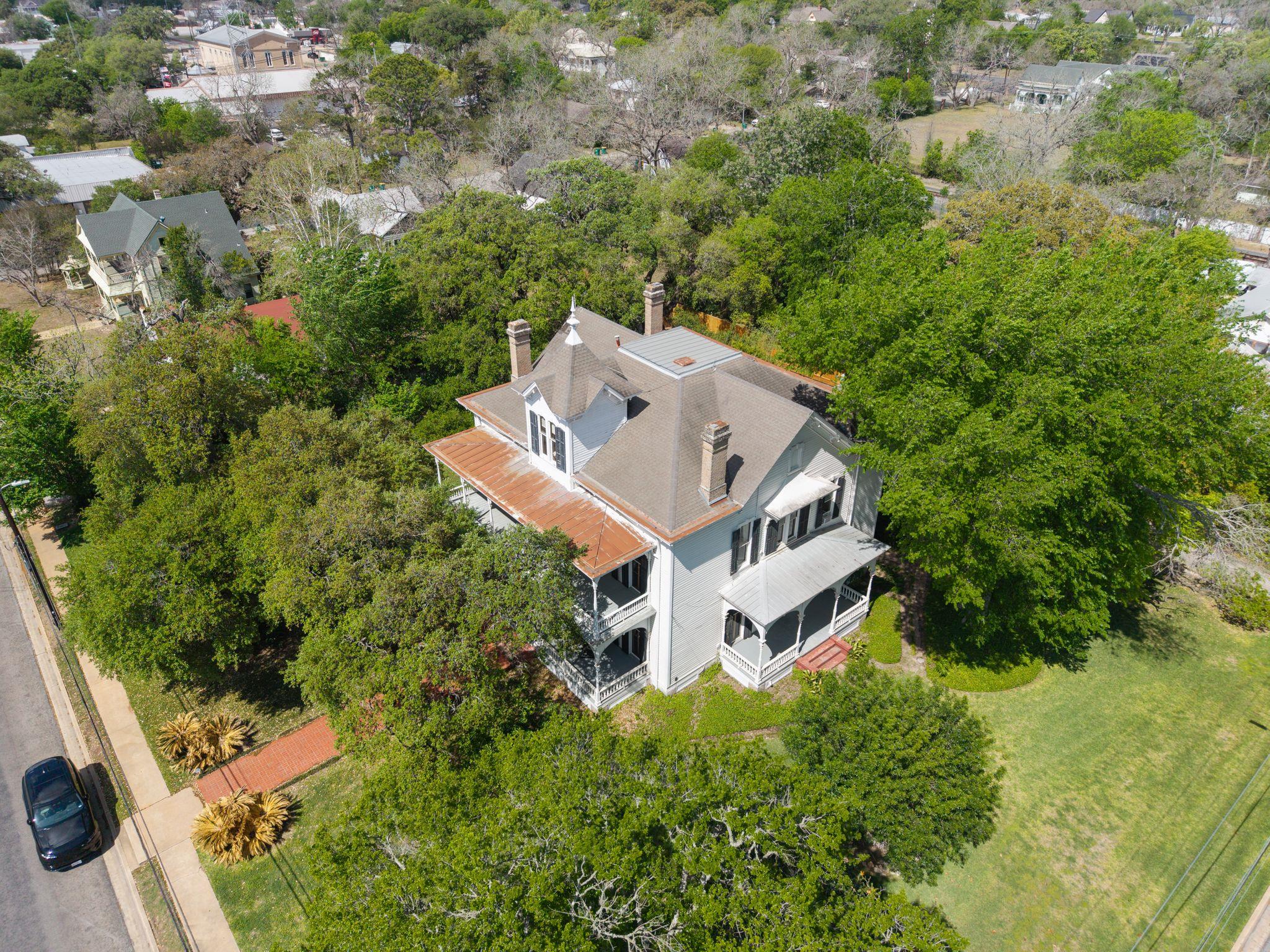 351 E Colorado St, La Grange, TX 78945