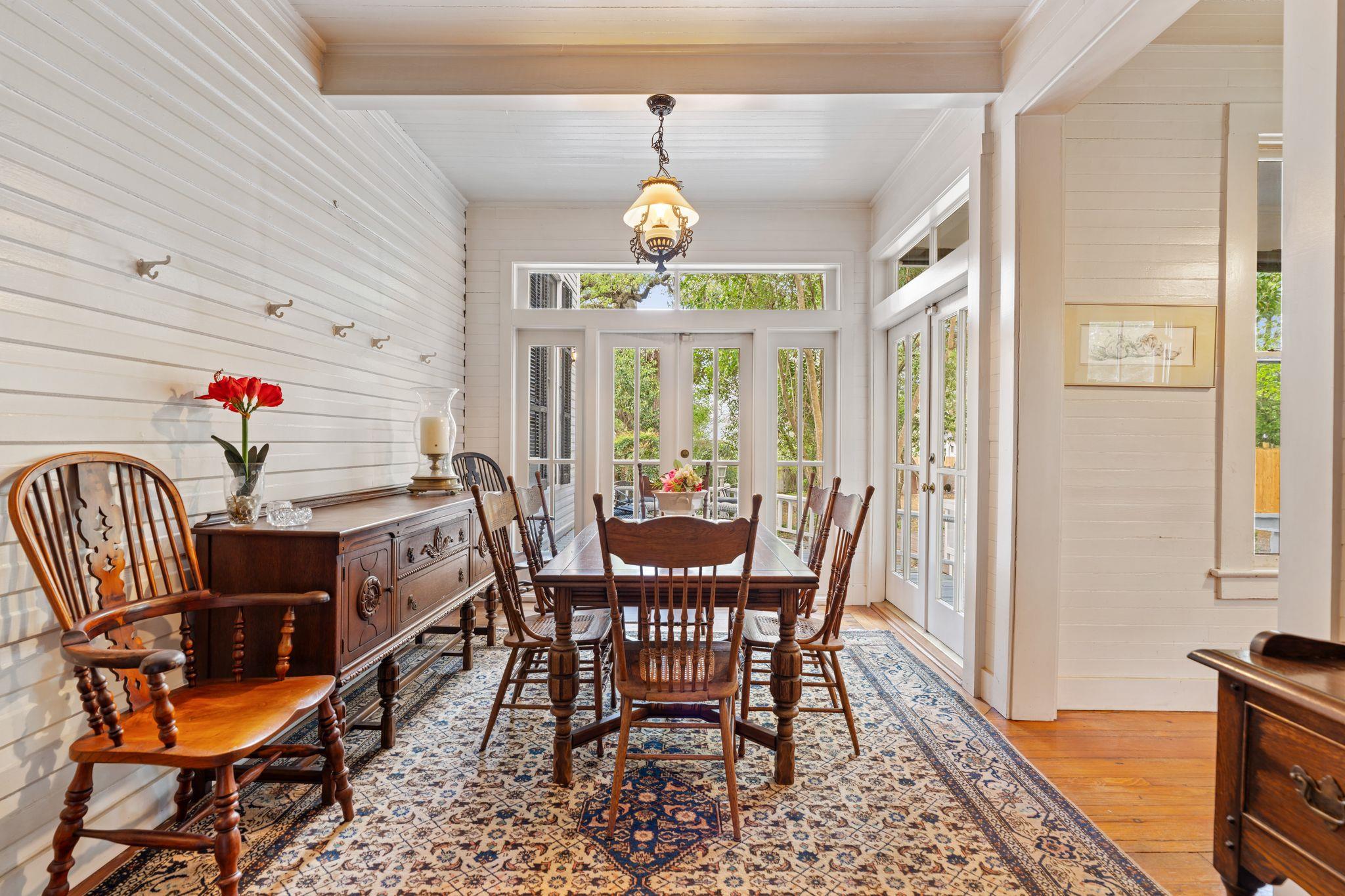 351 E Colorado St, La Grange, TX 78945