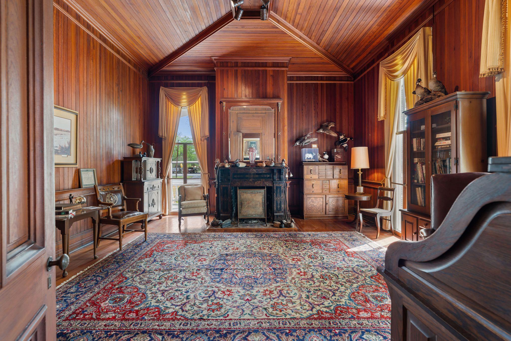 351 E Colorado St, La Grange, TX 78945