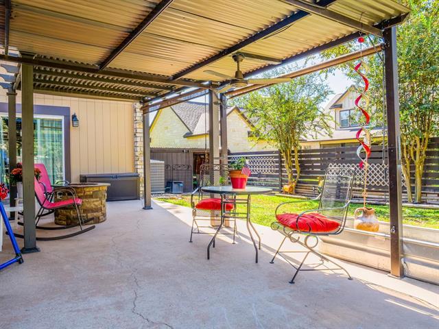 252 Meadowlakes Dr, Meadowlakes, TX 78654