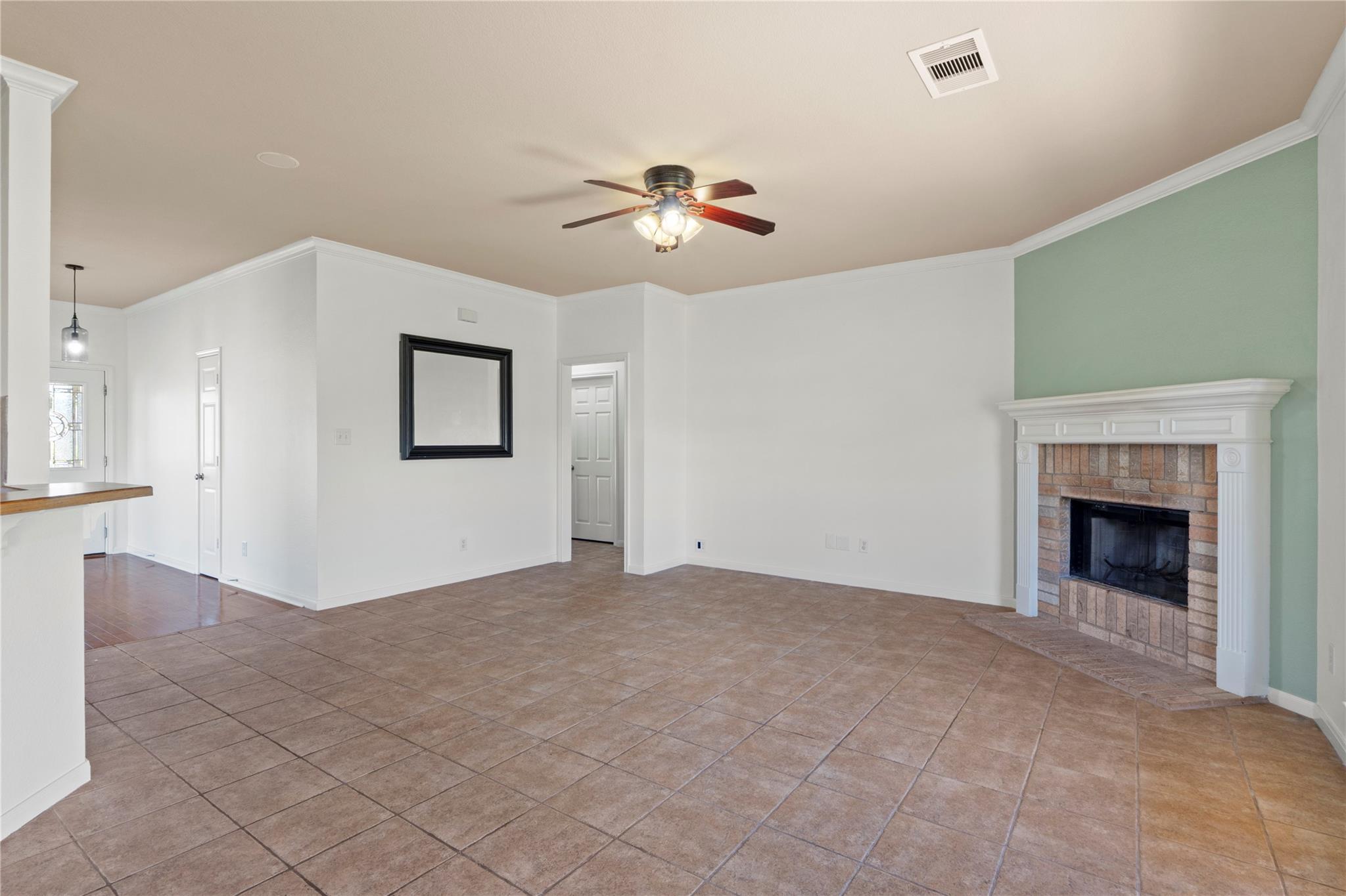 400 Rio Grande Ave, Hutto, TX 78634