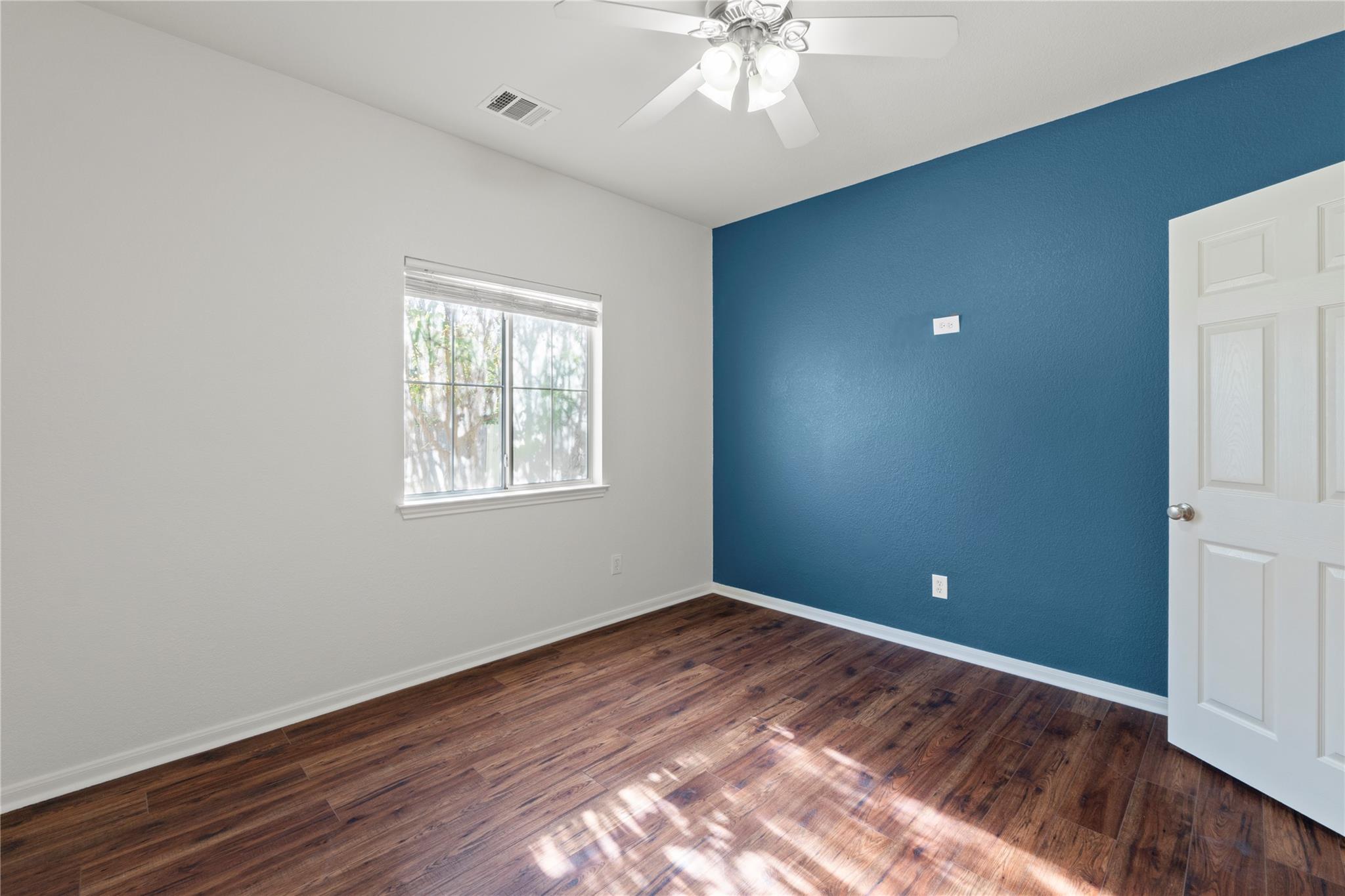 400 Rio Grande Ave, Hutto, TX 78634