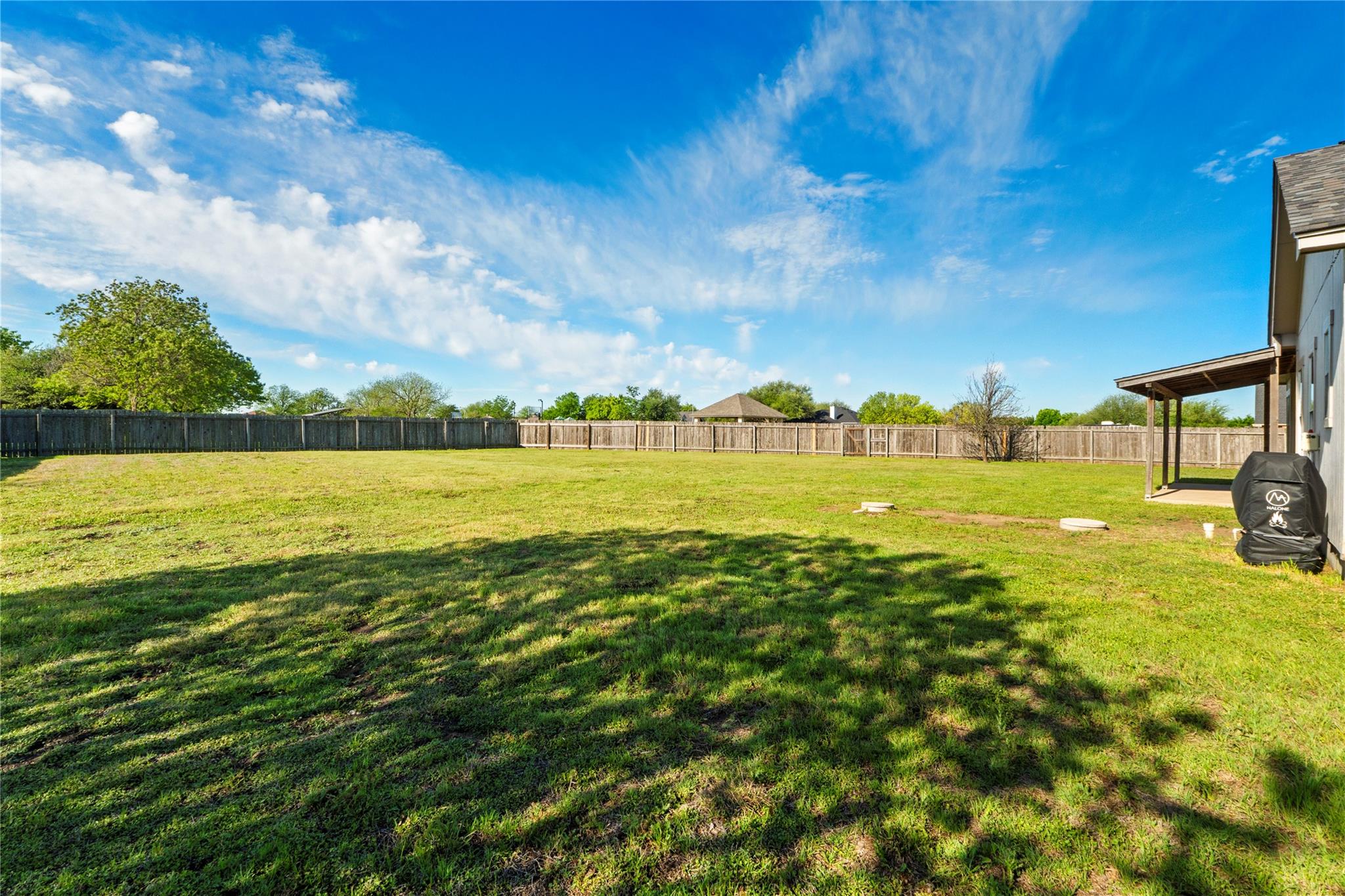 400 Rio Grande Ave, Hutto, TX 78634