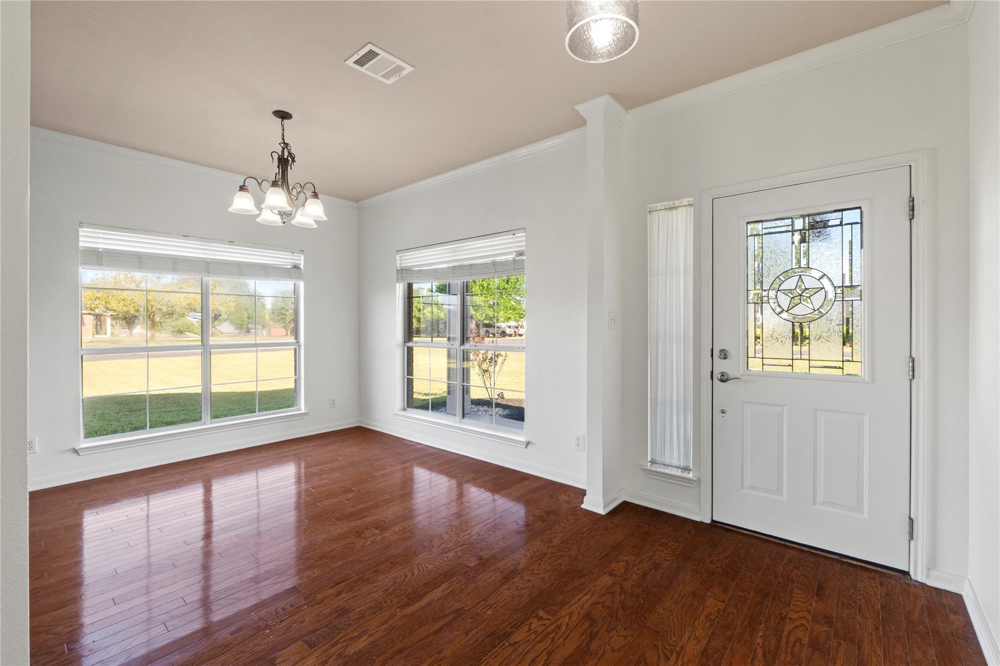 400 Rio Grande Ave, Hutto, TX 78634