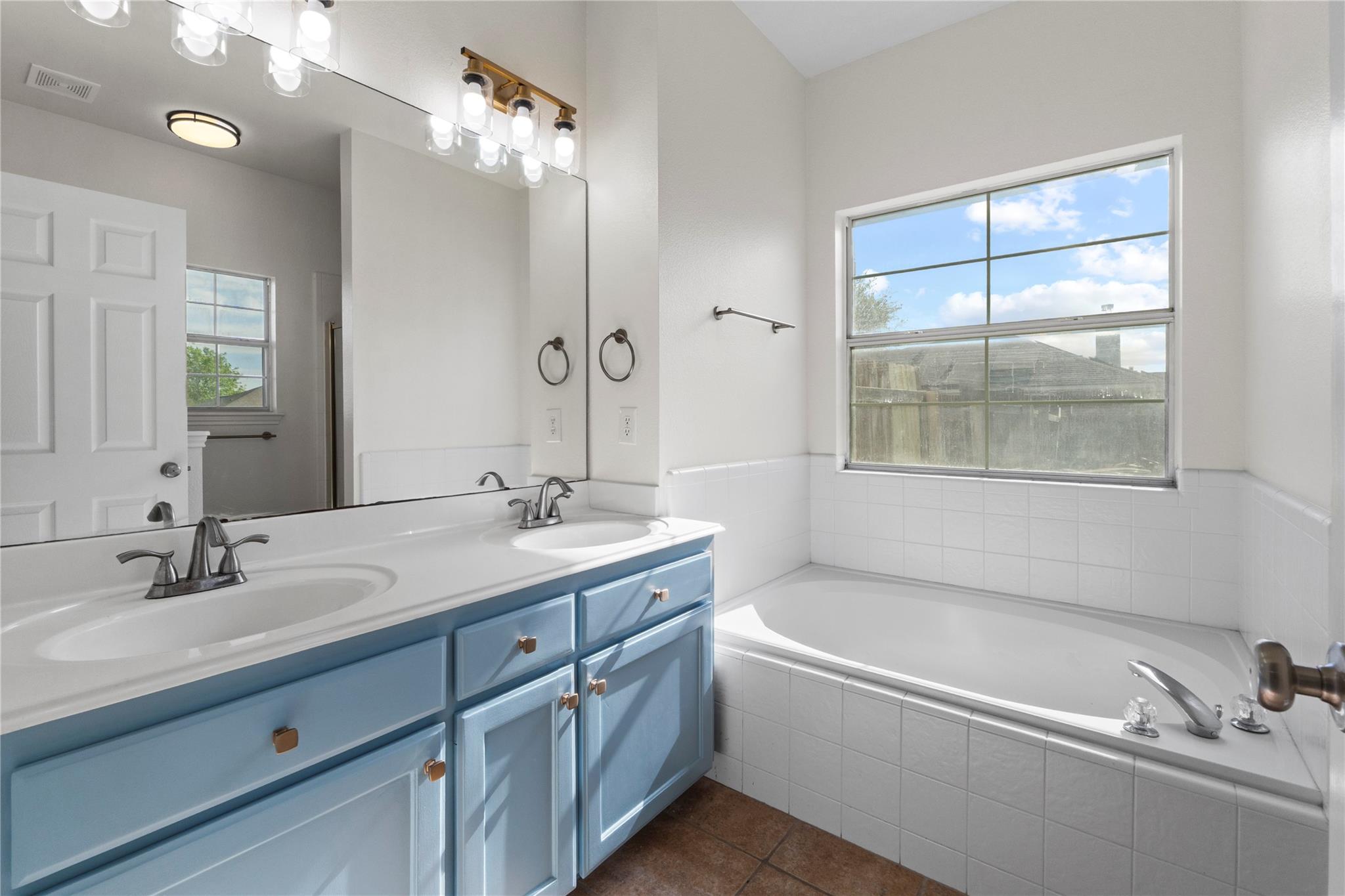 400 Rio Grande Ave, Hutto, TX 78634