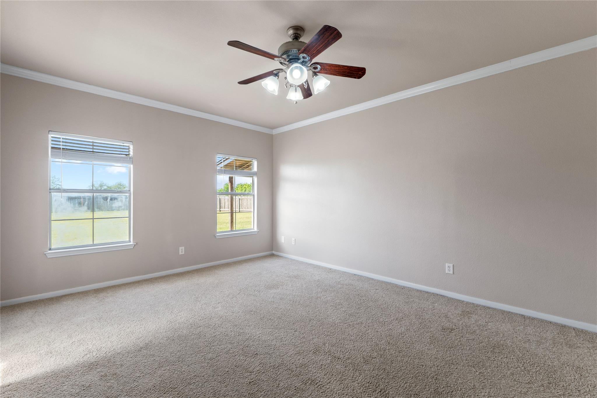 400 Rio Grande Ave, Hutto, TX 78634