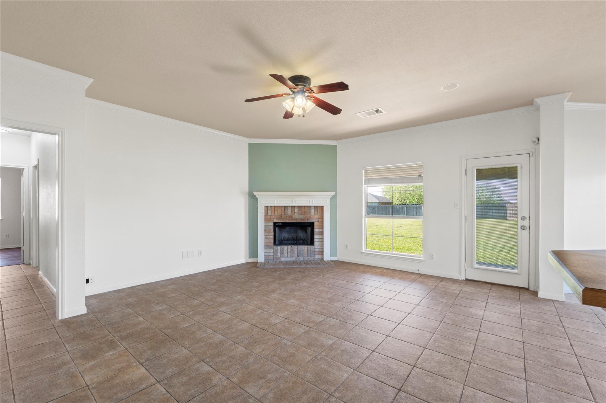 400 Rio Grande Ave, Hutto, TX 78634