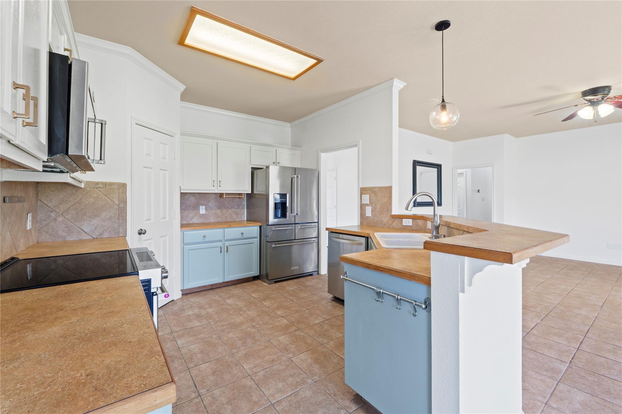 400 Rio Grande Ave, Hutto, TX 78634