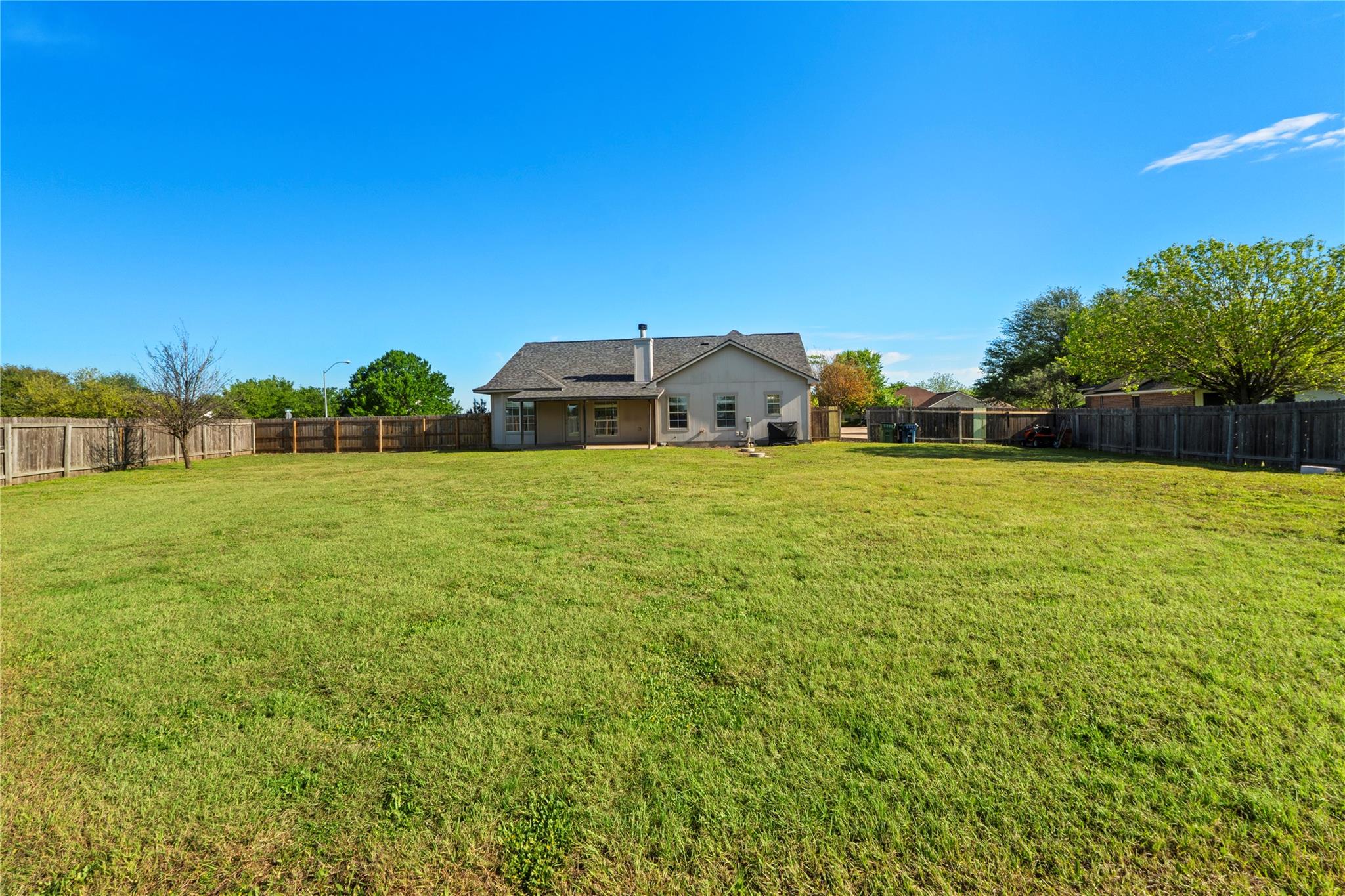 400 Rio Grande Ave, Hutto, TX 78634