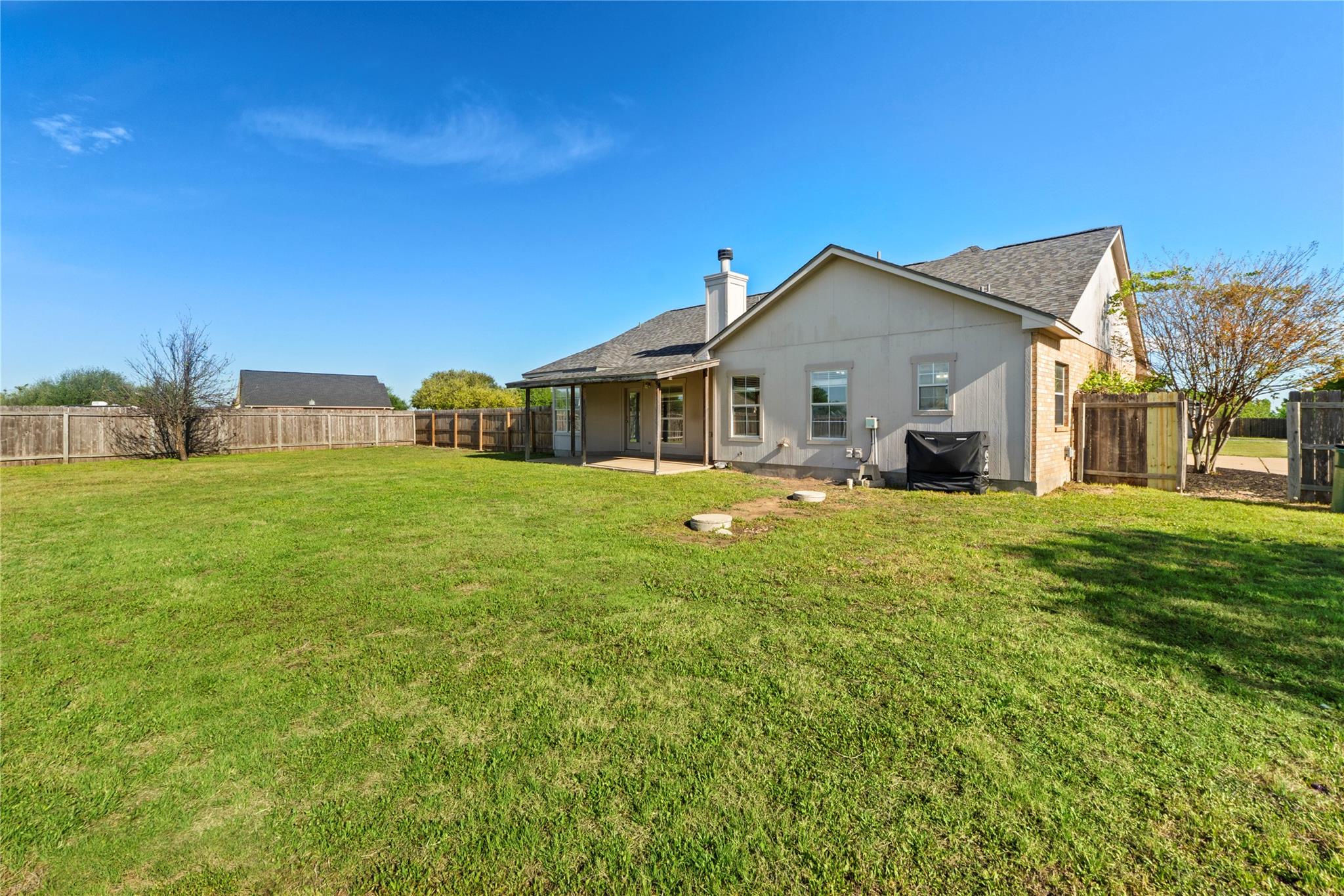 400 Rio Grande Ave, Hutto, TX 78634