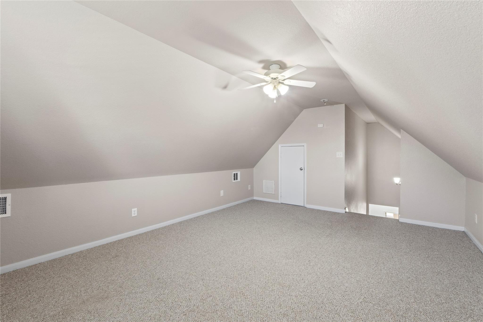 400 Rio Grande Ave, Hutto, TX 78634