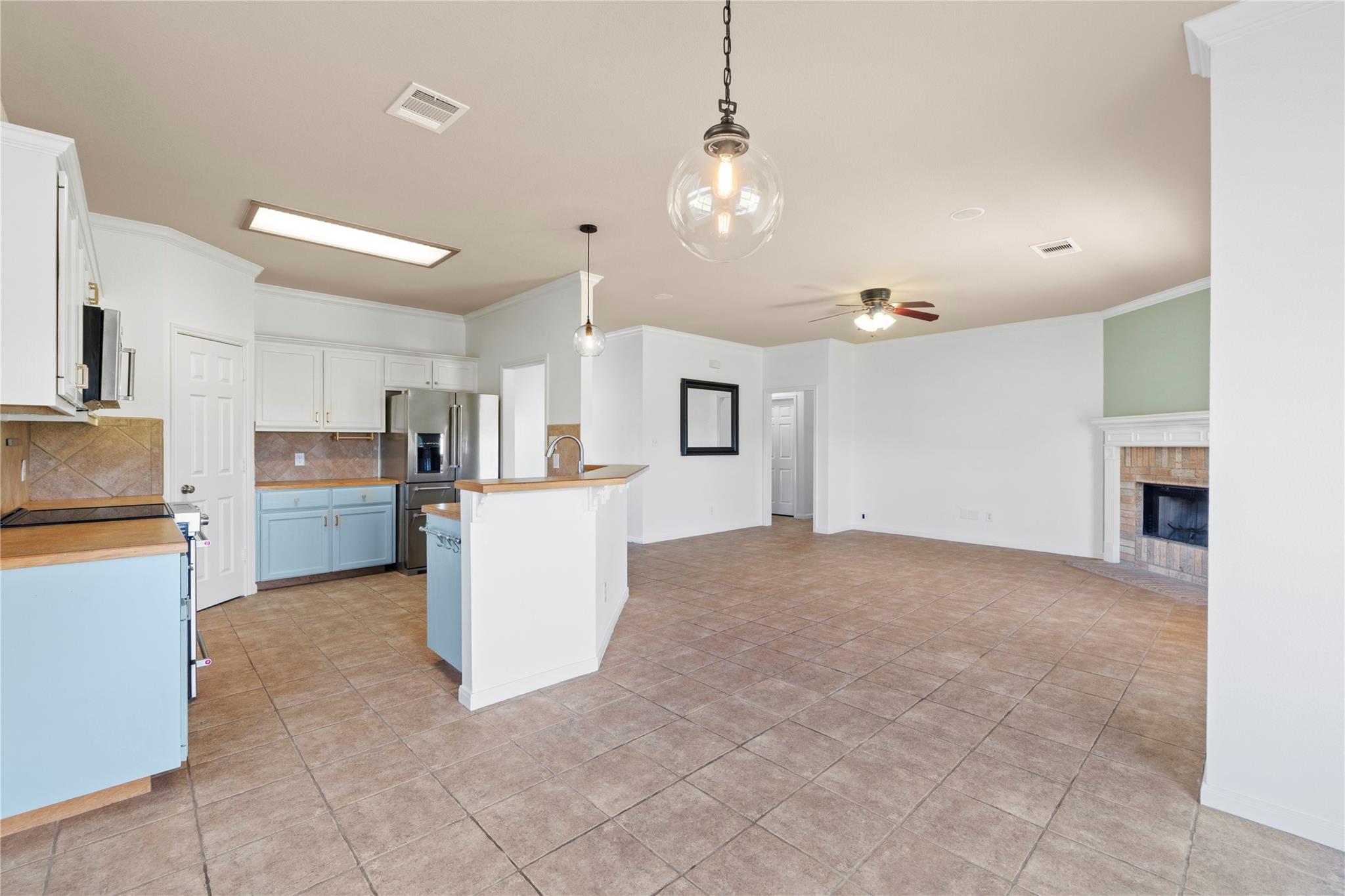 400 Rio Grande Ave, Hutto, TX 78634