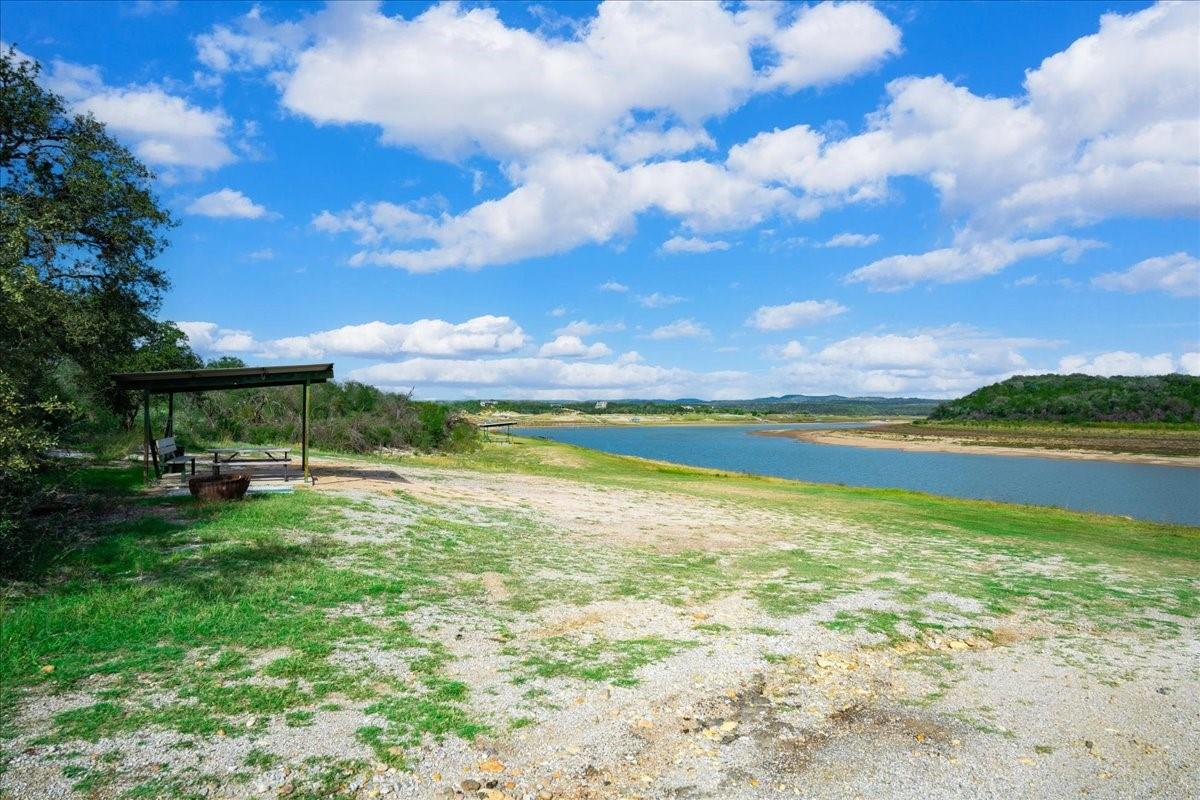 00 Breezing Ln, Spicewood, TX 78669