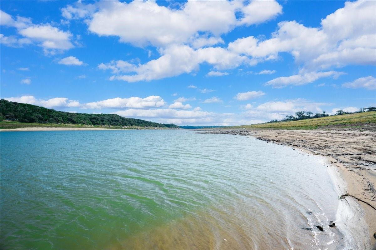 00 Breezing Ln, Spicewood, TX 78669