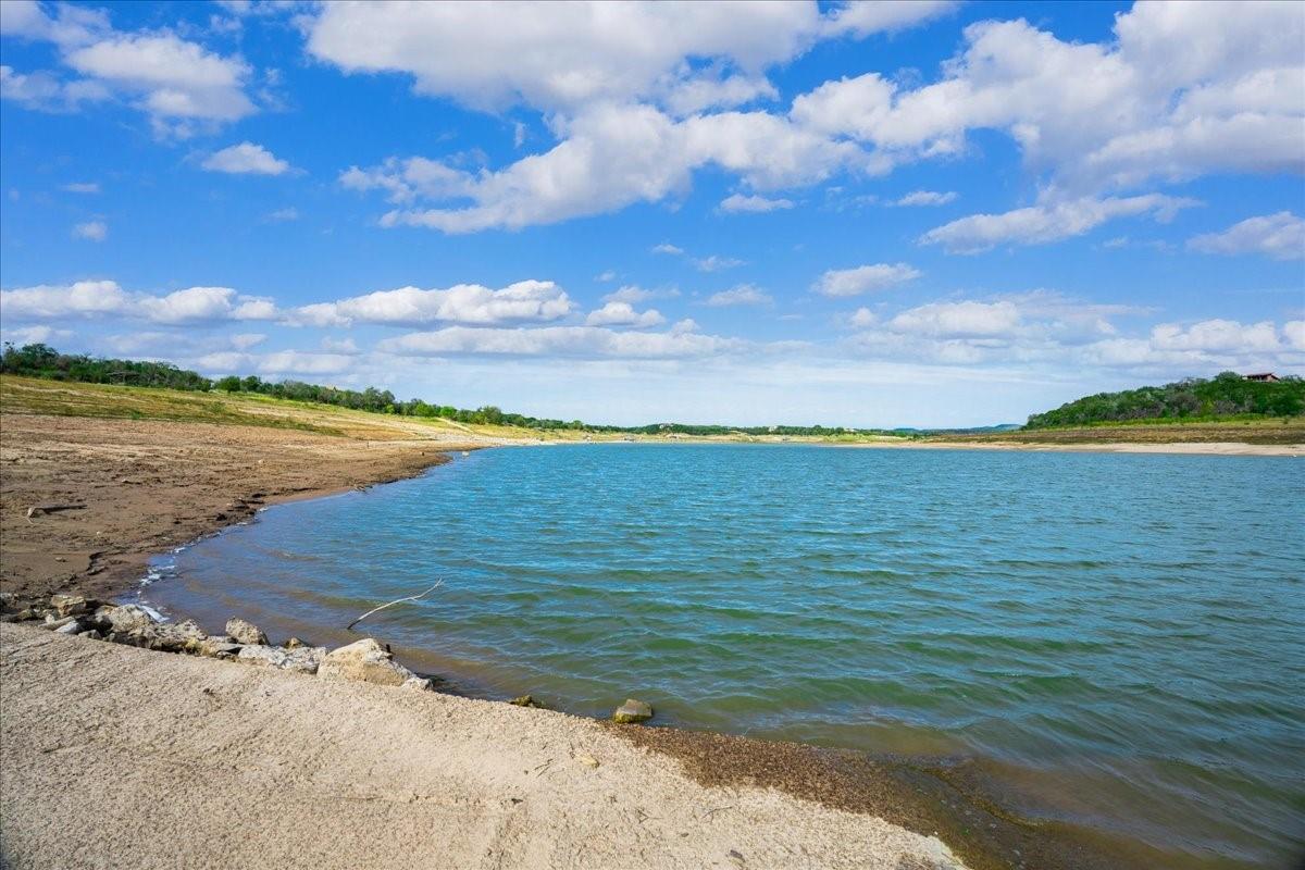 00 Breezing Ln, Spicewood, TX 78669