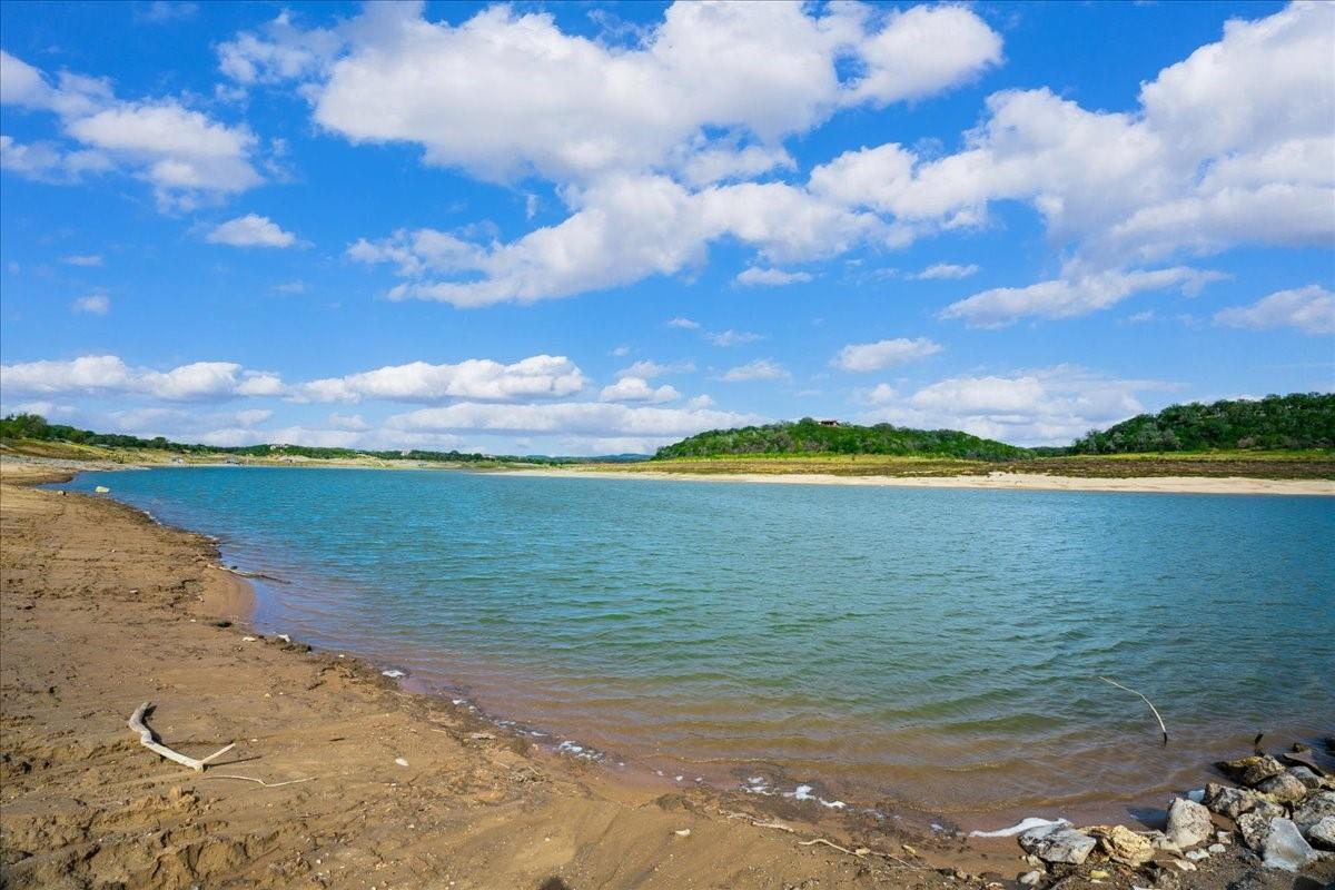 00 Breezing Ln, Spicewood, TX 78669