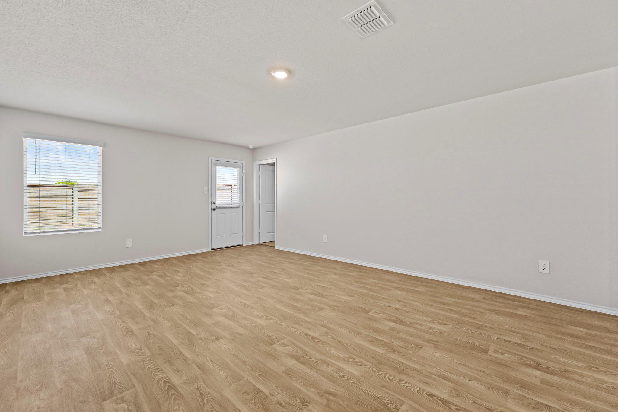 405 Wild Goose Dr, Luling, TX 78648