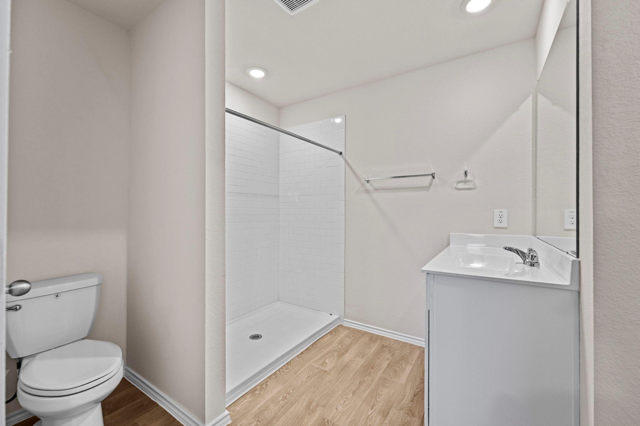 405 Wild Goose Dr, Luling, TX 78648