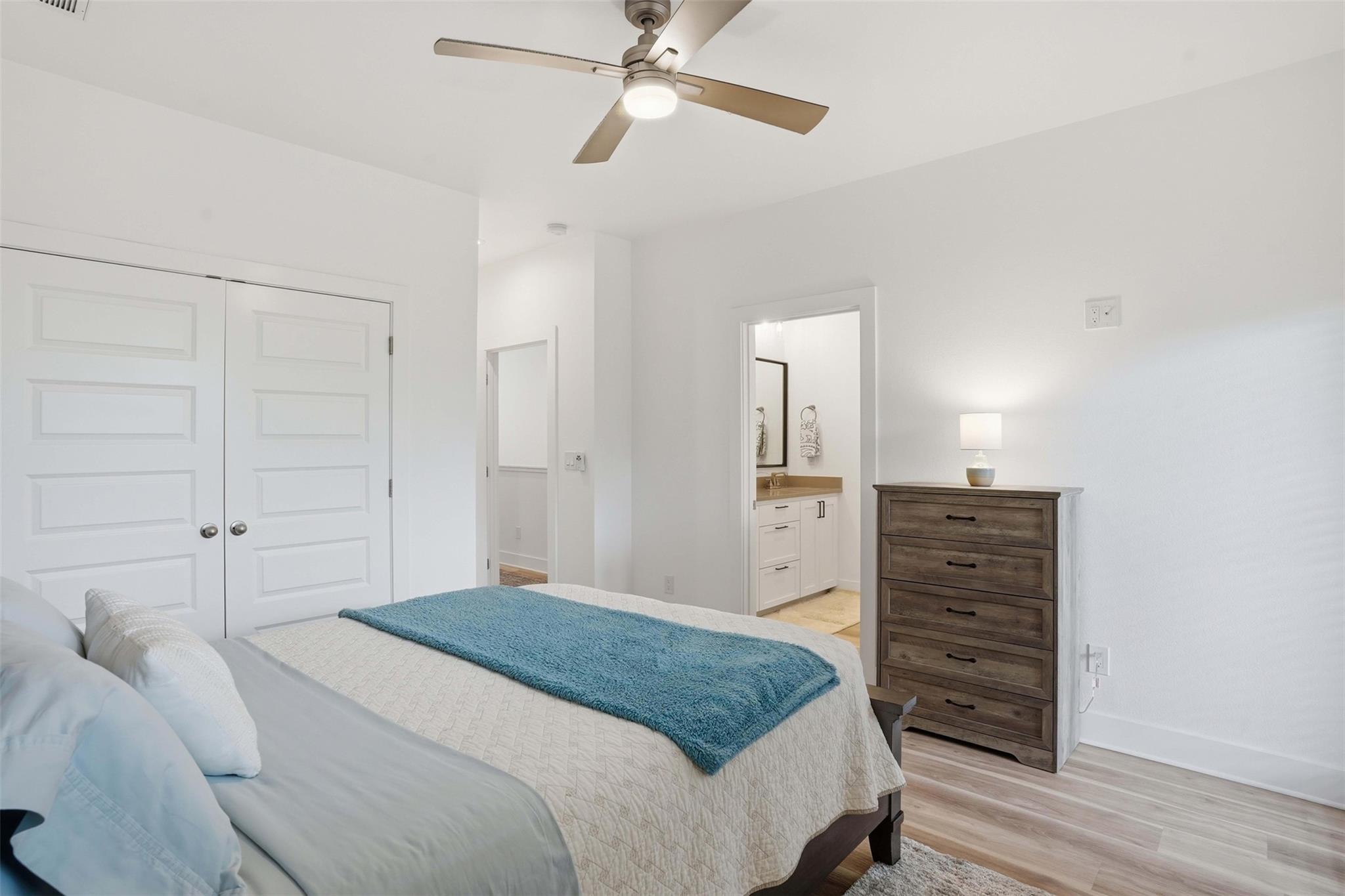 512 Palmer Dr, Lago Vista, TX 78645