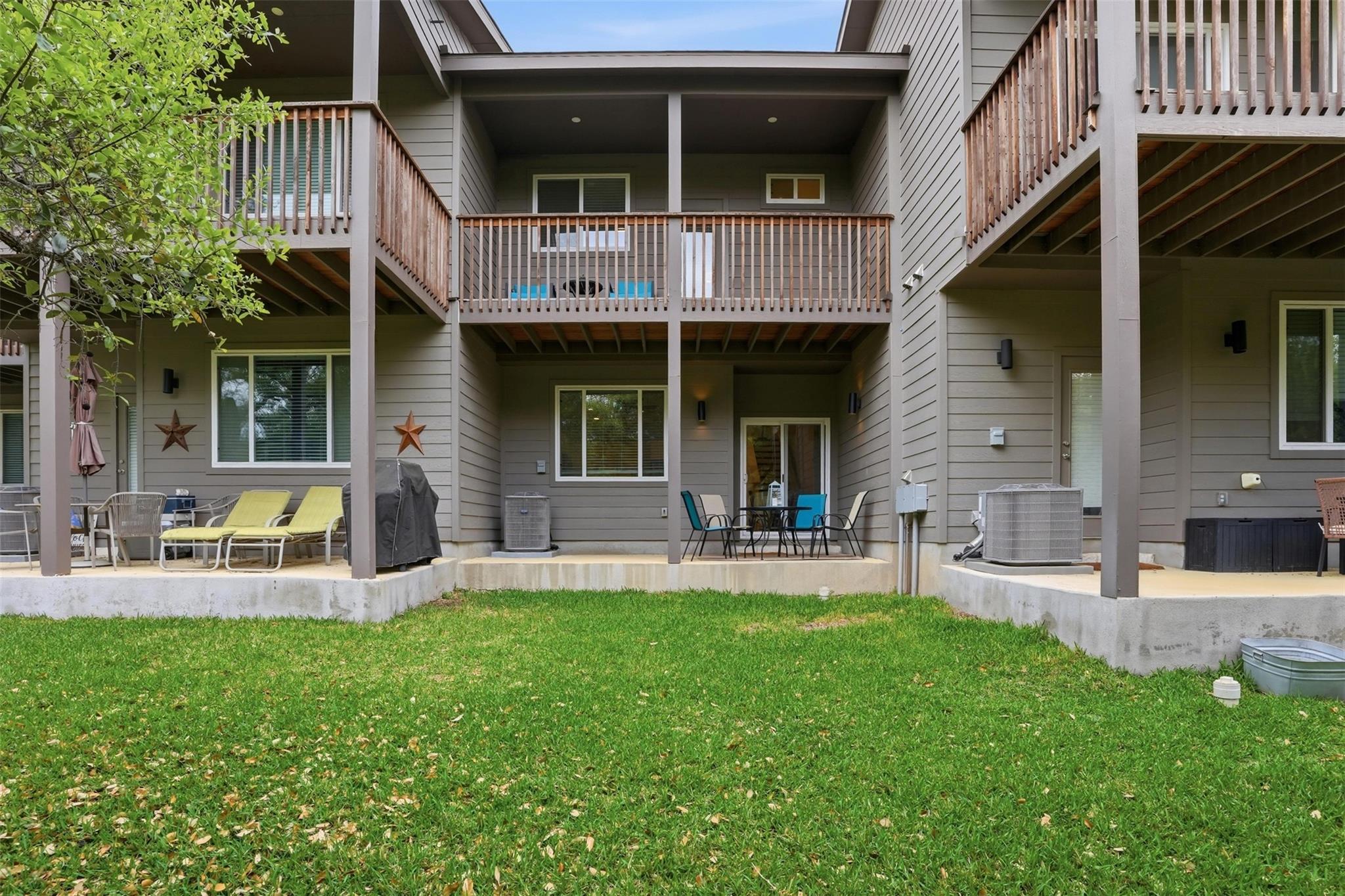 512 Palmer Dr, Lago Vista, TX 78645