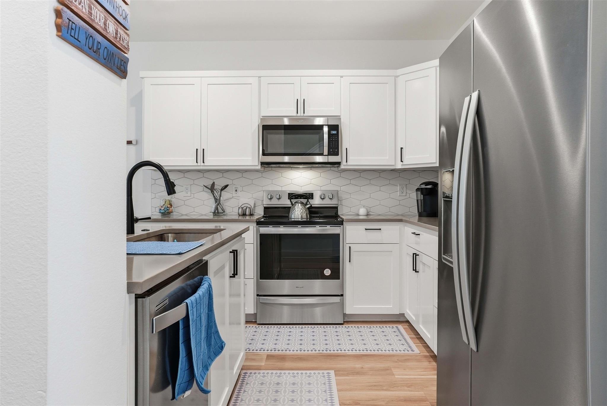 512 Palmer Dr, Lago Vista, TX 78645