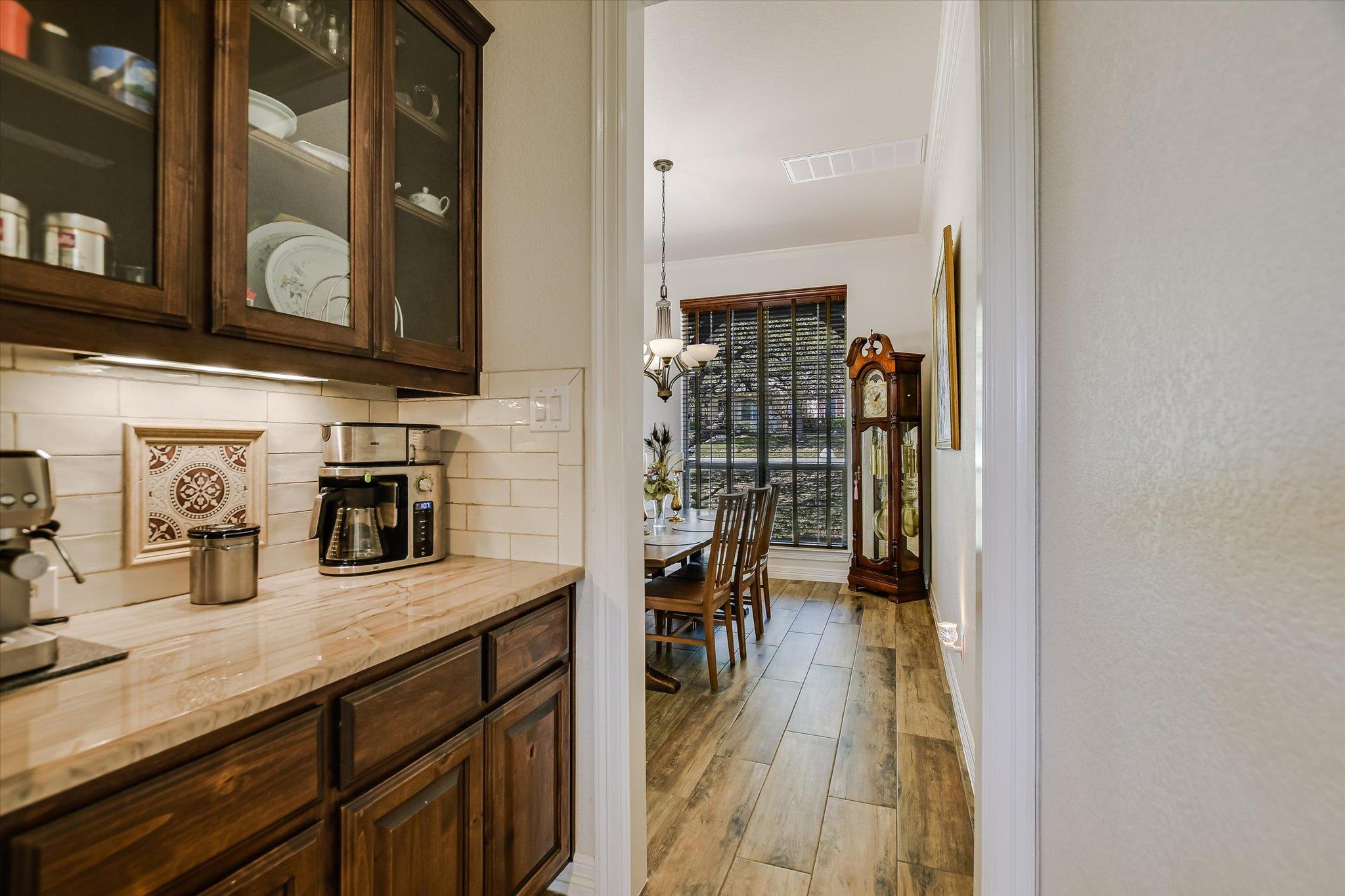 2404 First View, Leander, TX 78641