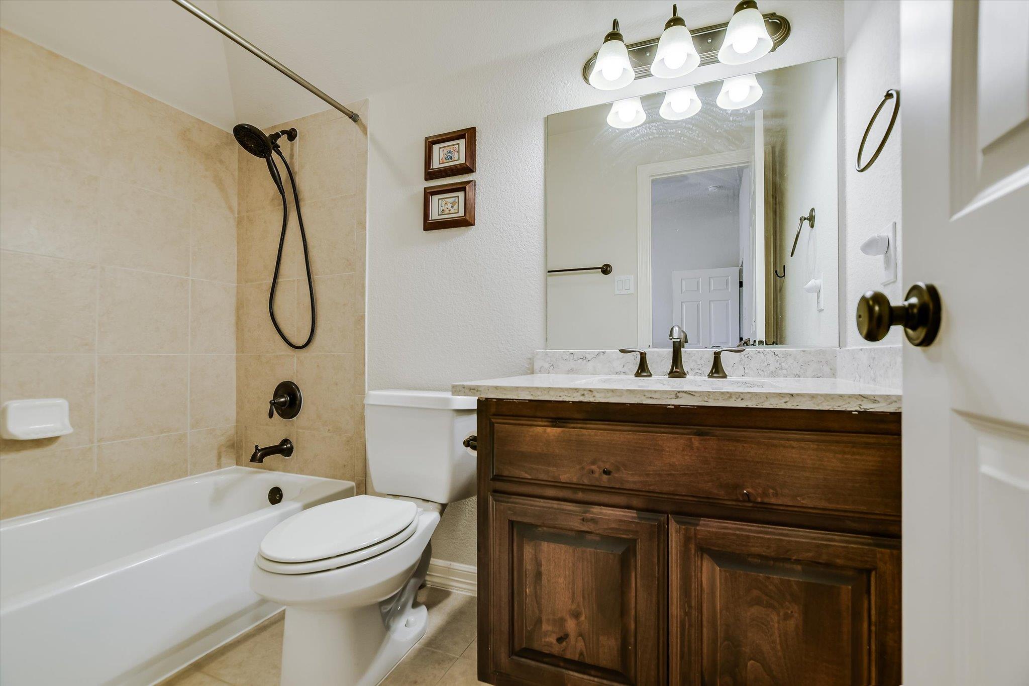 2404 First View, Leander, TX 78641