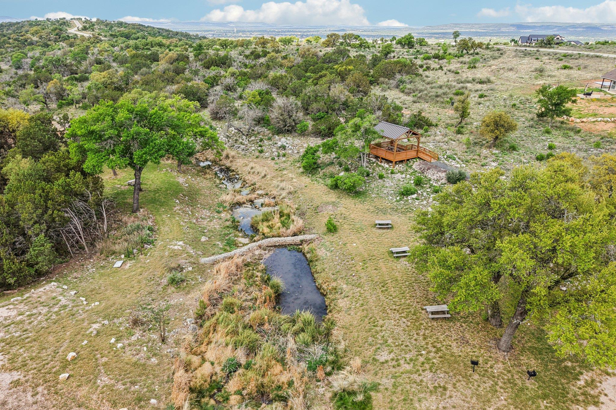 350 Big Creek Dr, Kingsland, TX 78639